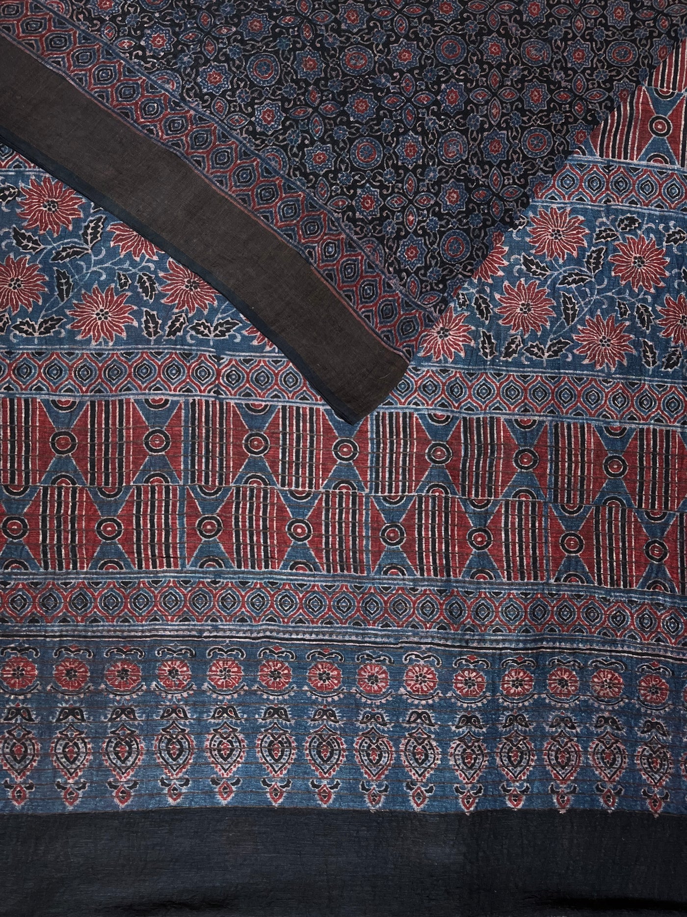BHAIRAVI :HANDBLOCK AJRAKH PURE SILK-LINEN SAREE