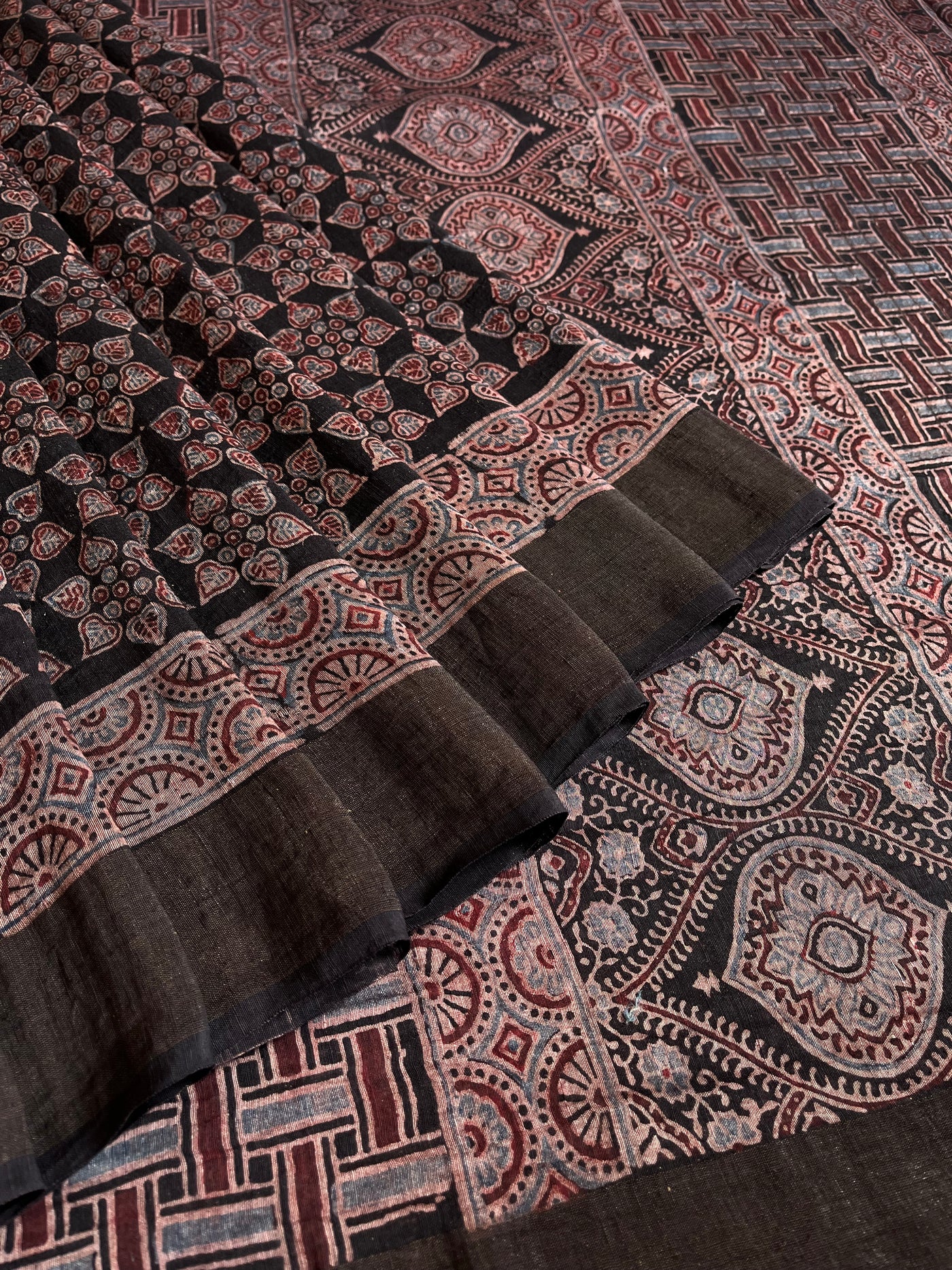 RAGINI :HANDBLOCK AJRAKH PURE SILK-LINEN SAREE