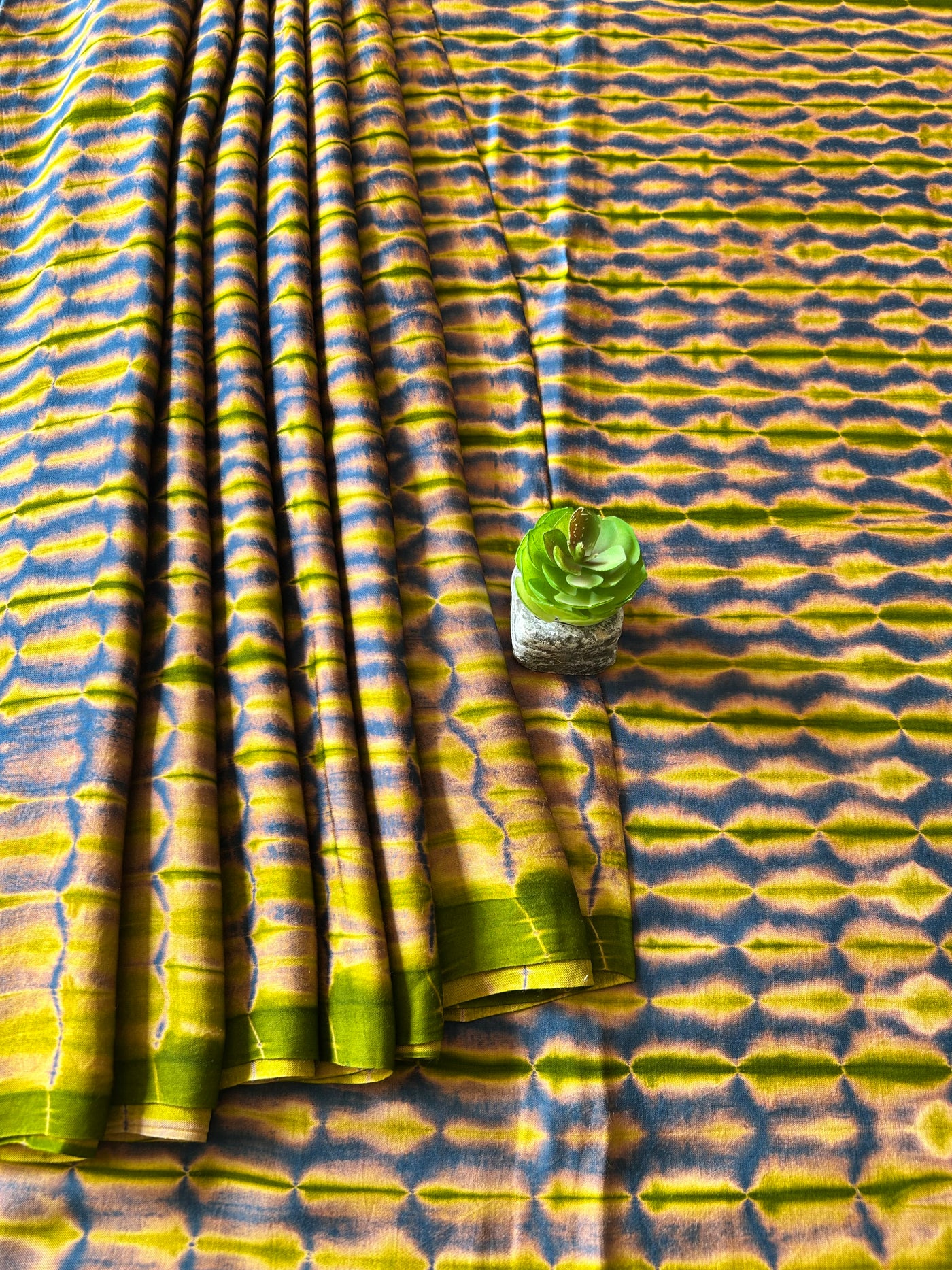 KACCHA AAM: HANDMADE TIE&DYE MODAL SILK SAREE WITH TISSUE PALLU