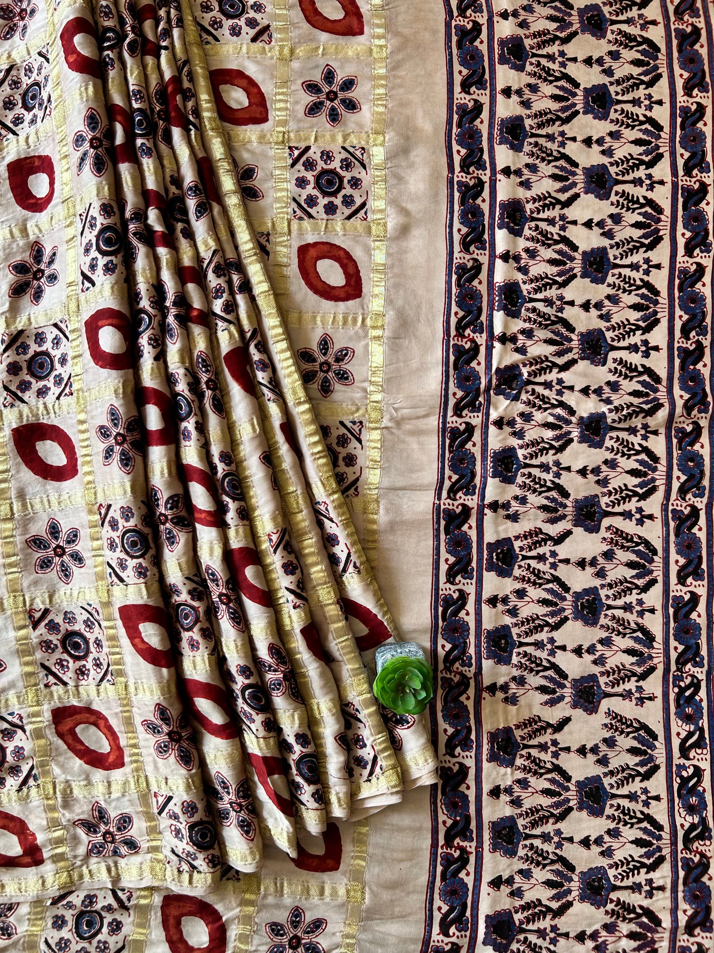 KIARA:CREAM,HANDBLOCK AJRAKH MODAL SILK GHARCHOLA SAREE