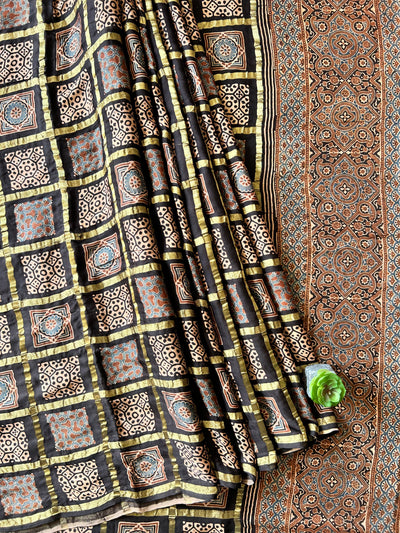 ADHIRA:BLACK,HANDBLOCK AJRAKH MODAL SILK GHARCHOLA SAREE
