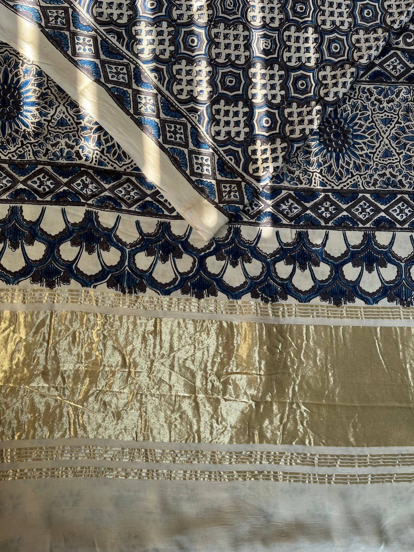 AASHIMI:HANDBLOCK AJRAKH MODAL SILK SAREE WITH TISSUE PALLU