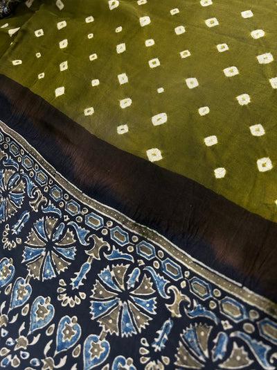 Kinjal: AJRAKH BANDHEJTISSUE MODAL SILK SAREE