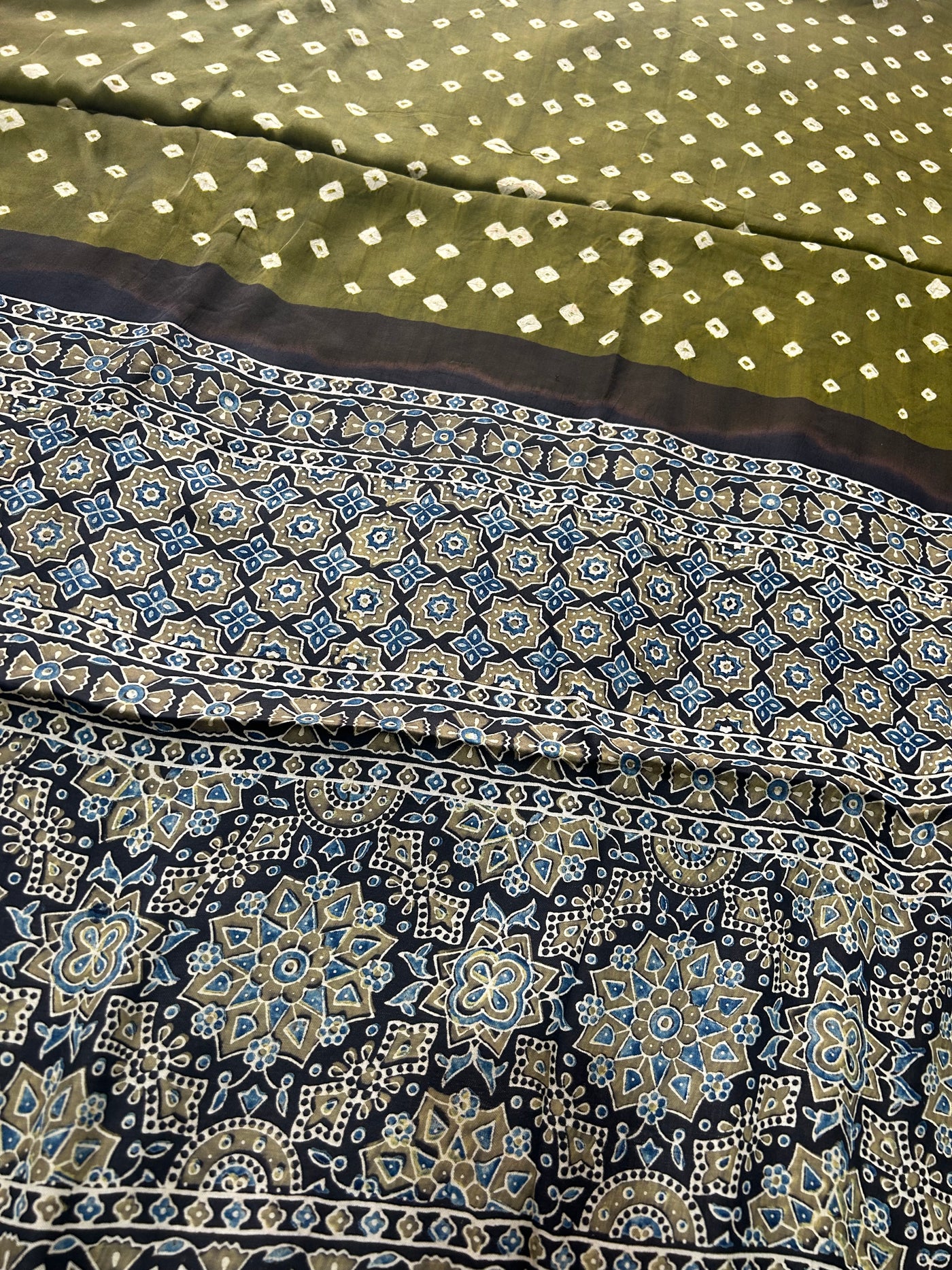 Kinjal: AJRAKH BANDHEJTISSUE MODAL SILK SAREE