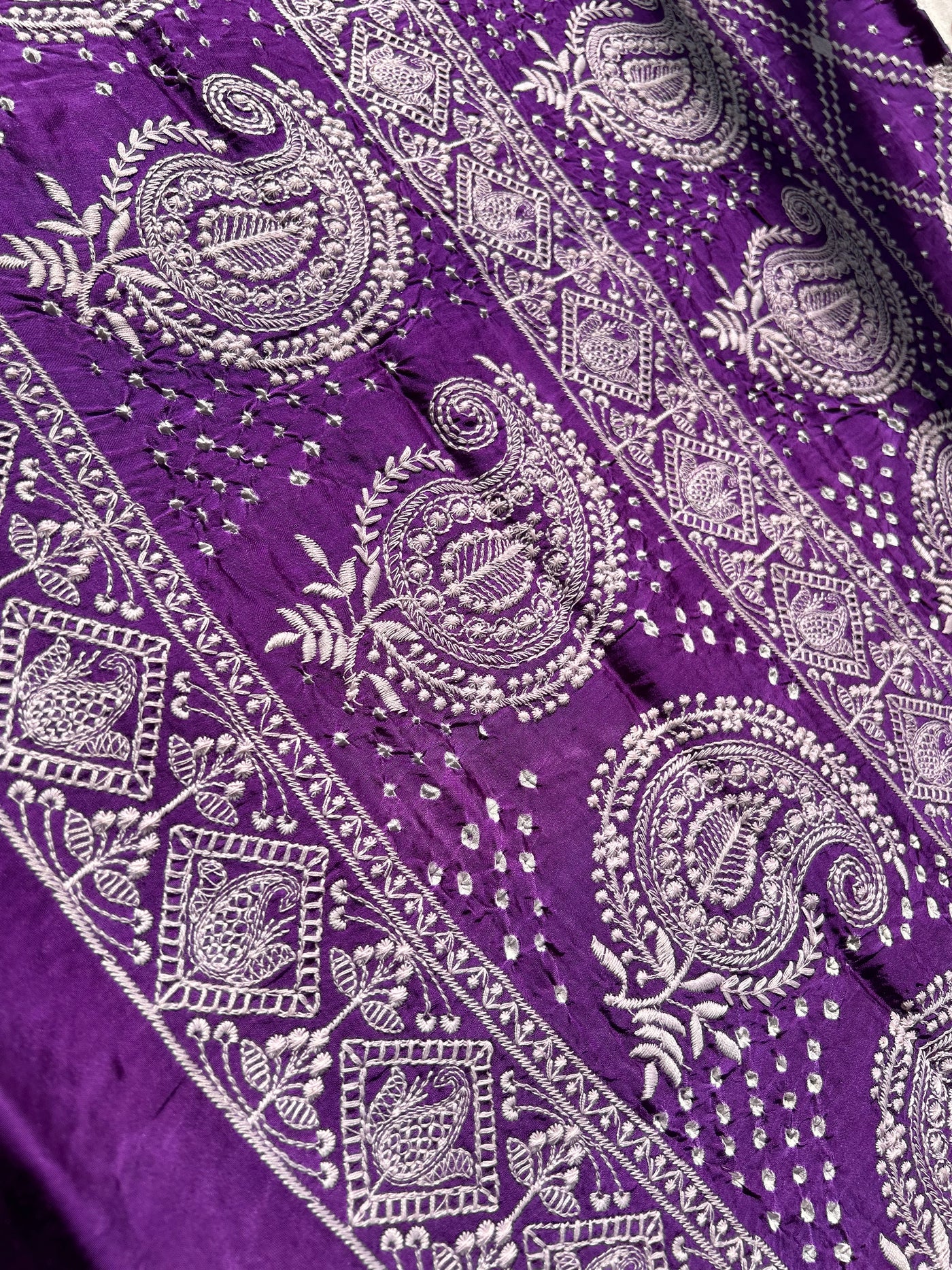 MASAKALI : Handmade Bandhni Modal Silk Saree With Thread Embroidery Work