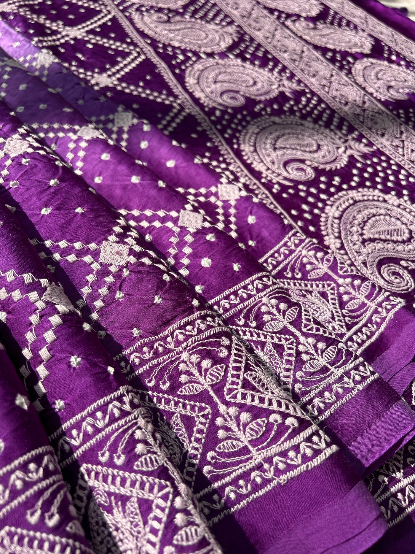 MASAKALI : Handmade Bandhni Modal Silk Saree With Thread Embroidery Work