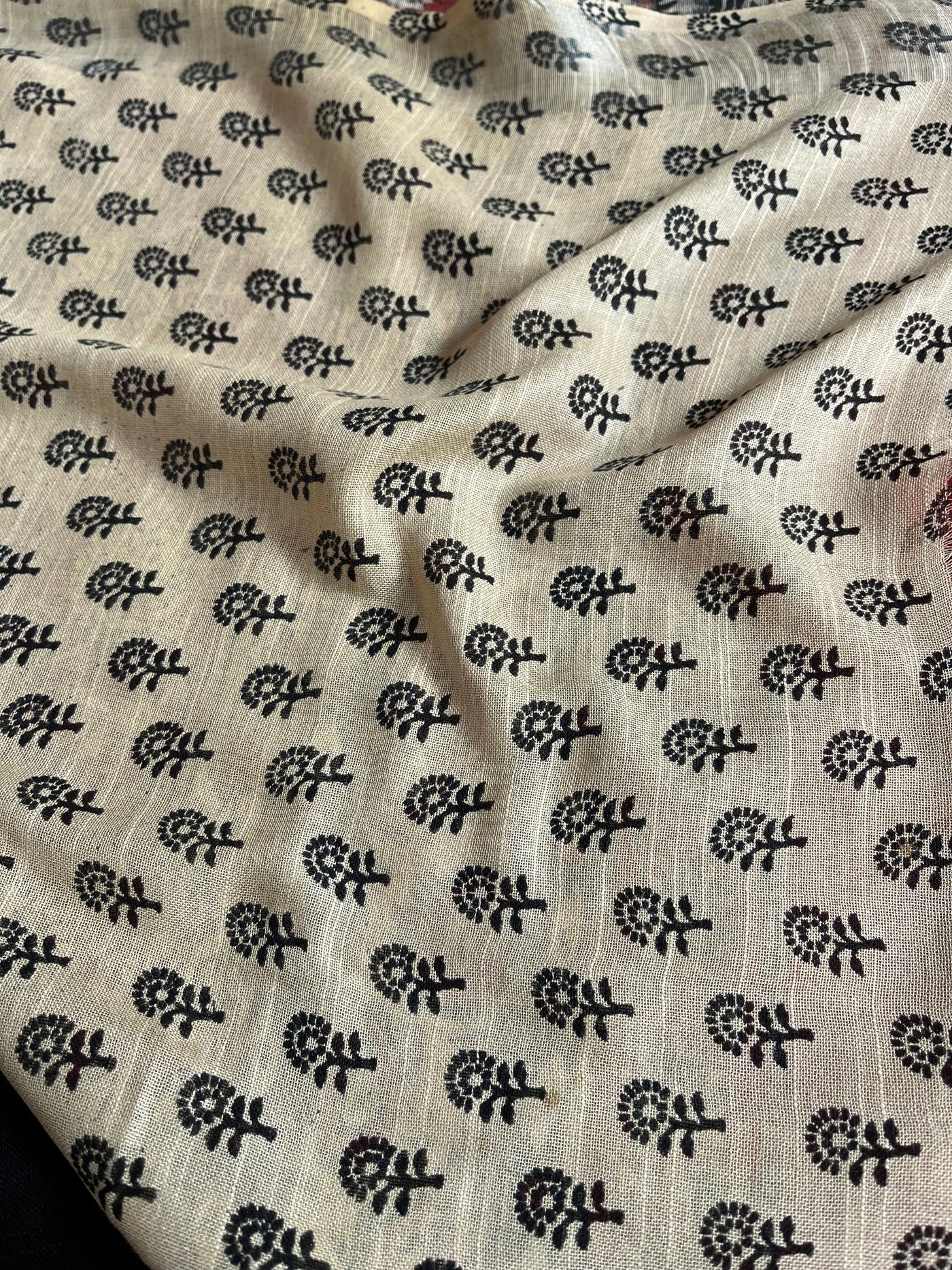 JHANVI: Handmade linen-cott saree