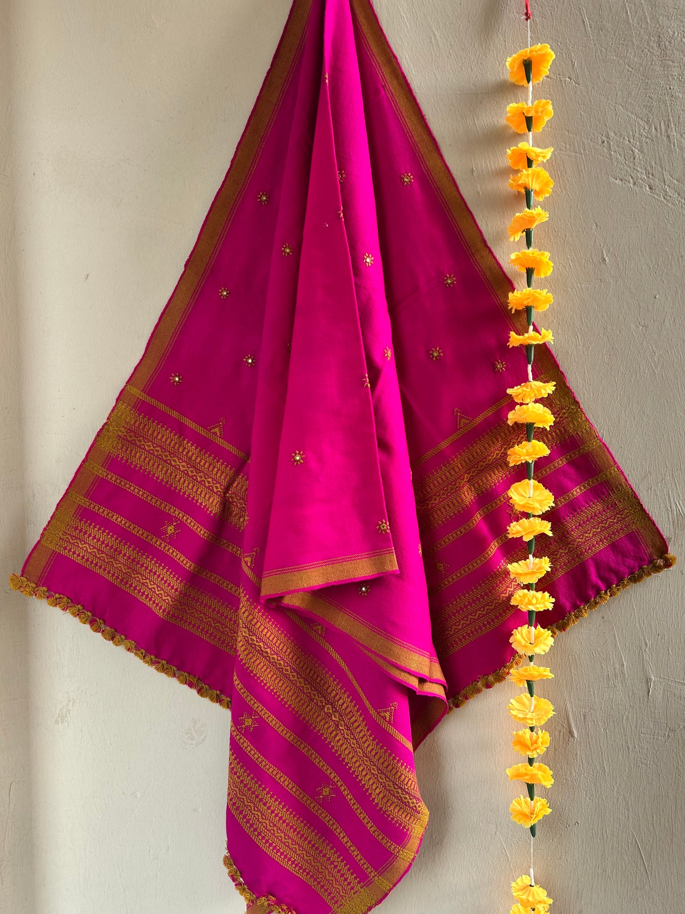 PINK BUBBLE:HANDLOOM BHUJODI SHAWL WITH KUTCHI MIRROR WORK