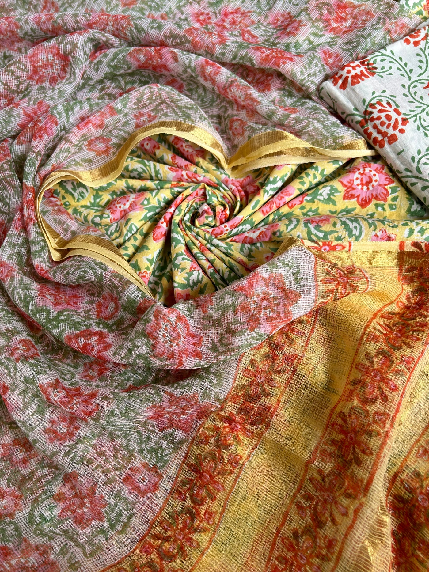 BAHAR: HANDBLOCK BAGRU PRINTED COTTON 3 PIECE SUIT SET WITH DORIA DUPATTA