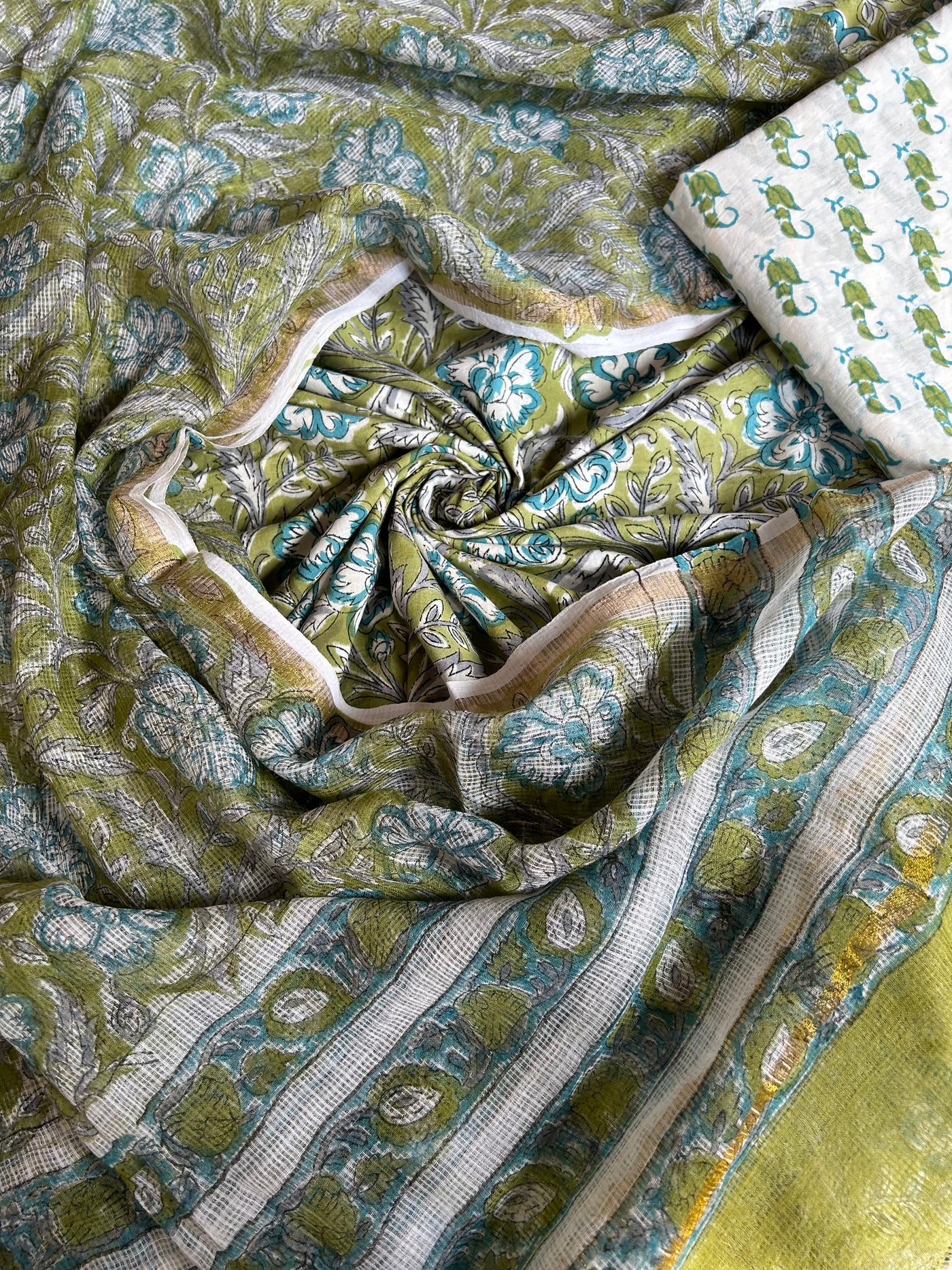MAHI: HANDBLOCK BAGRU PRINTED COTTON 3 PIECE SUIT SET WITH DORIA DUPATTA