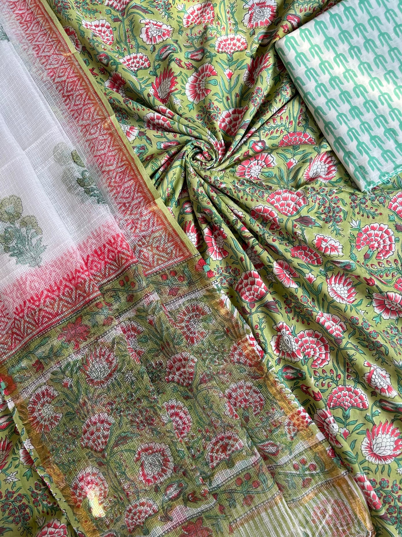JANAKI: HANDBLOCK BAGRU PRINTED COTTON 3 PIECE SUIT SET WITH DORIA DUPATTA