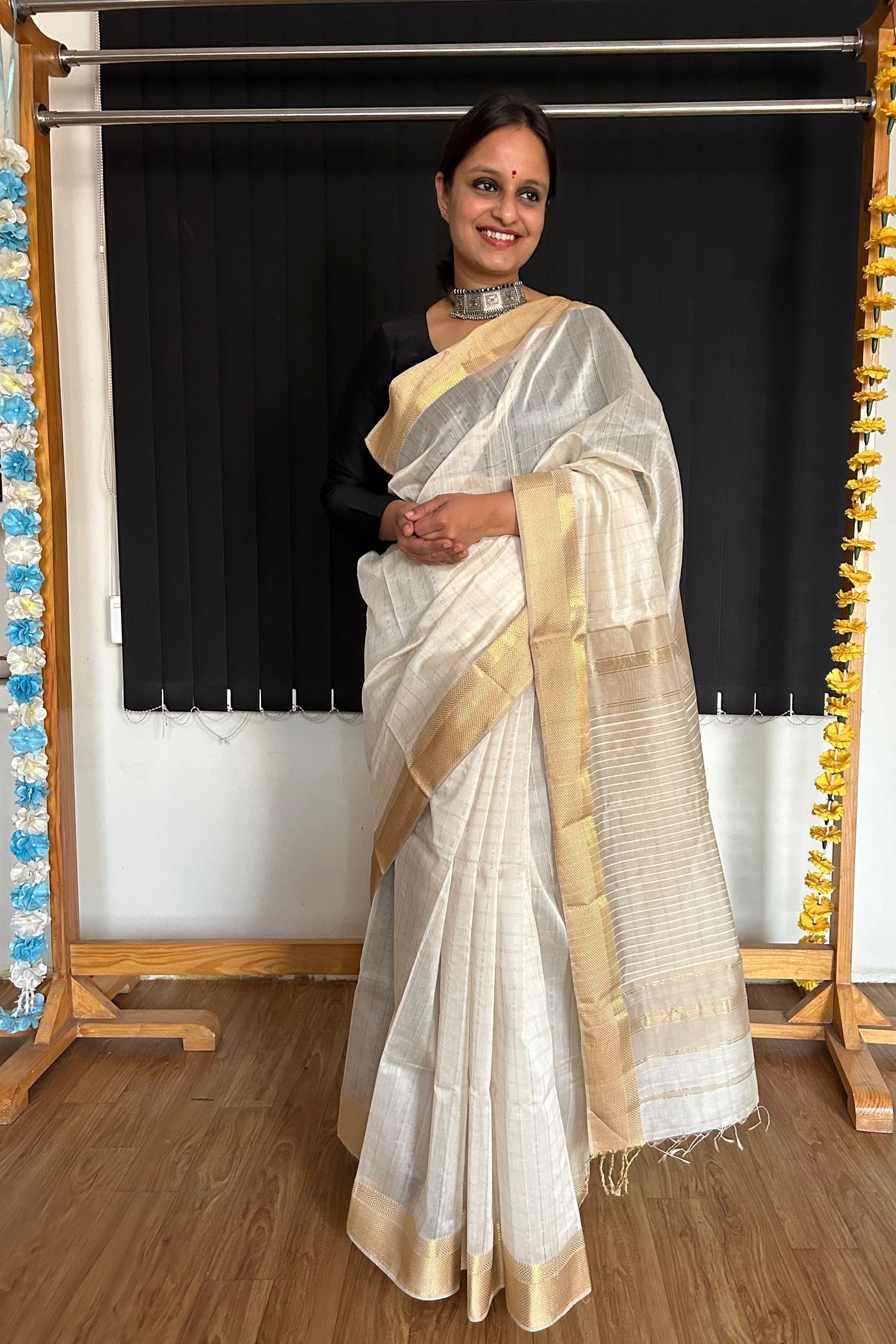 MENAKSHI: Handloom Silk-Cott Maheshwari Saree With Zari Border