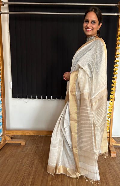 MENAKSHI: Handloom Silk-Cott Maheshwari Saree With Zari Border