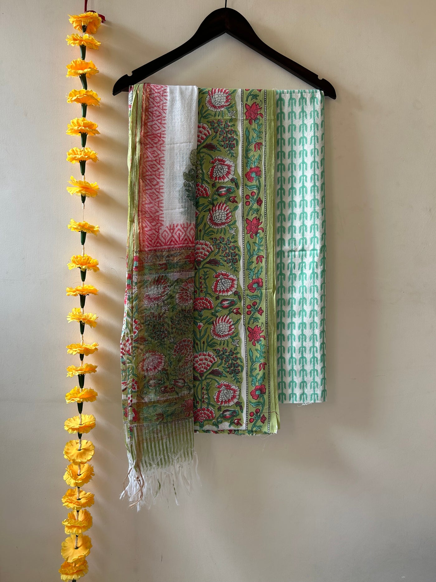 JANAKI: HANDBLOCK BAGRU PRINTED COTTON 3 PIECE SUIT SET WITH DORIA DUPATTA