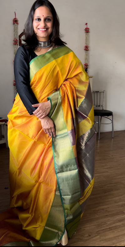 VRINDA: Handloom Silk-Cott Maheshwari Saree With Zari Border