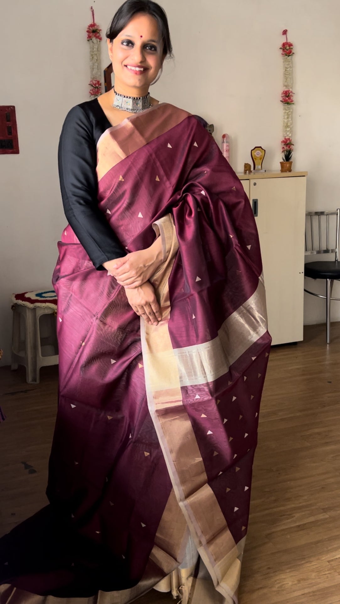 MAITHILI : Handloom Silk-Cott Maheshwari Saree With Zari Border