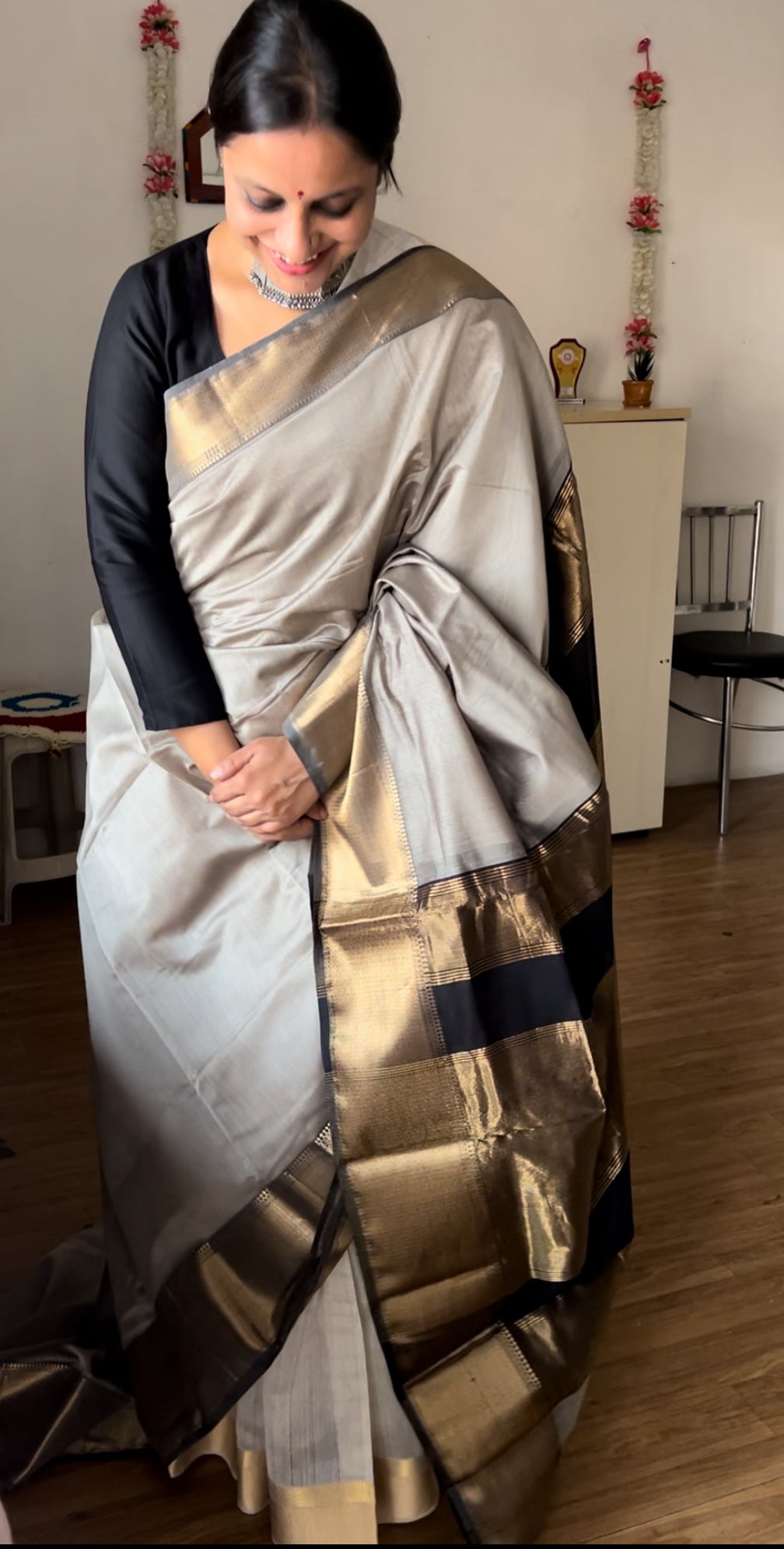 MRNALI: Handloom Silk-Cott Maheshwari Saree With Zari Border