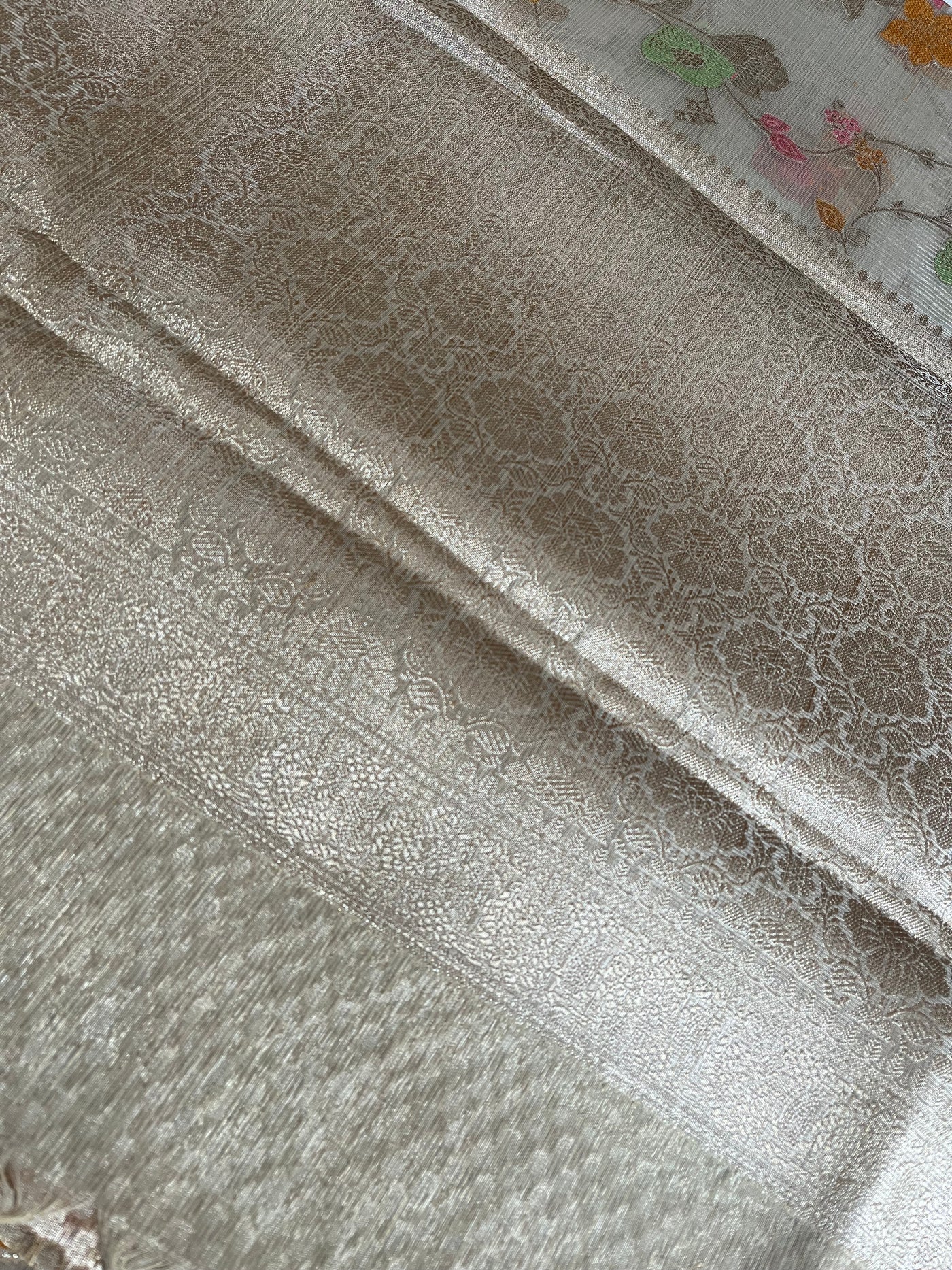 KANAK : CREAM, FESTIVE WEAR BANARASI KOTA CHECKS SAREE WITH MEENAKARI JAAL.