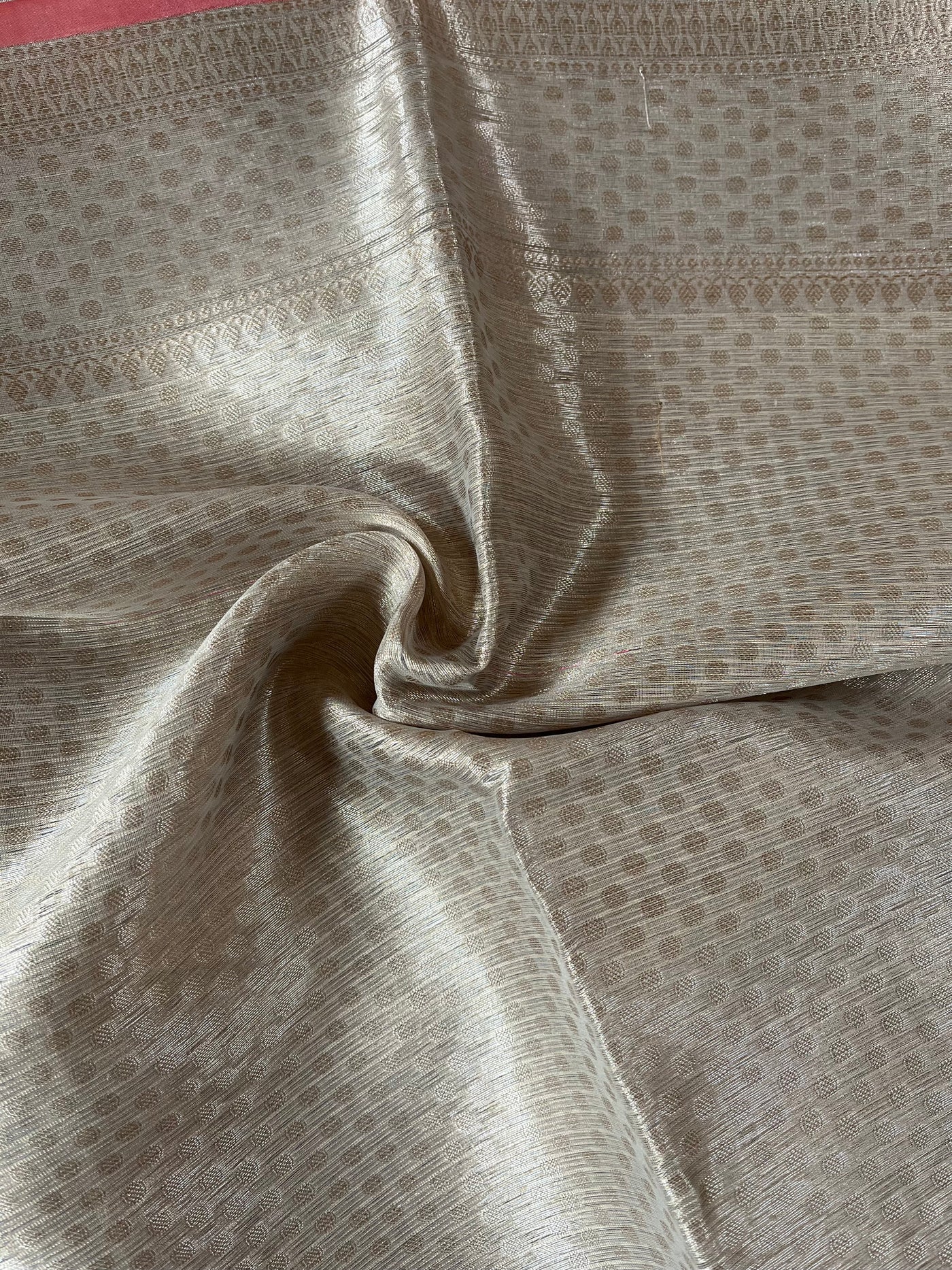 KANAK : CREAM, FESTIVE WEAR BANARASI KOTA CHECKS SAREE WITH MEENAKARI JAAL.