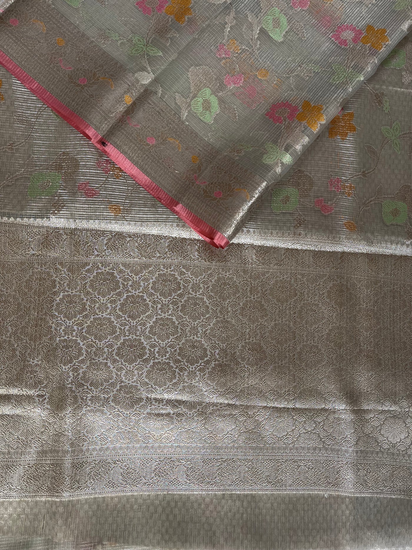 KANAK : CREAM, FESTIVE WEAR BANARASI KOTA CHECKS SAREE WITH MEENAKARI JAAL.