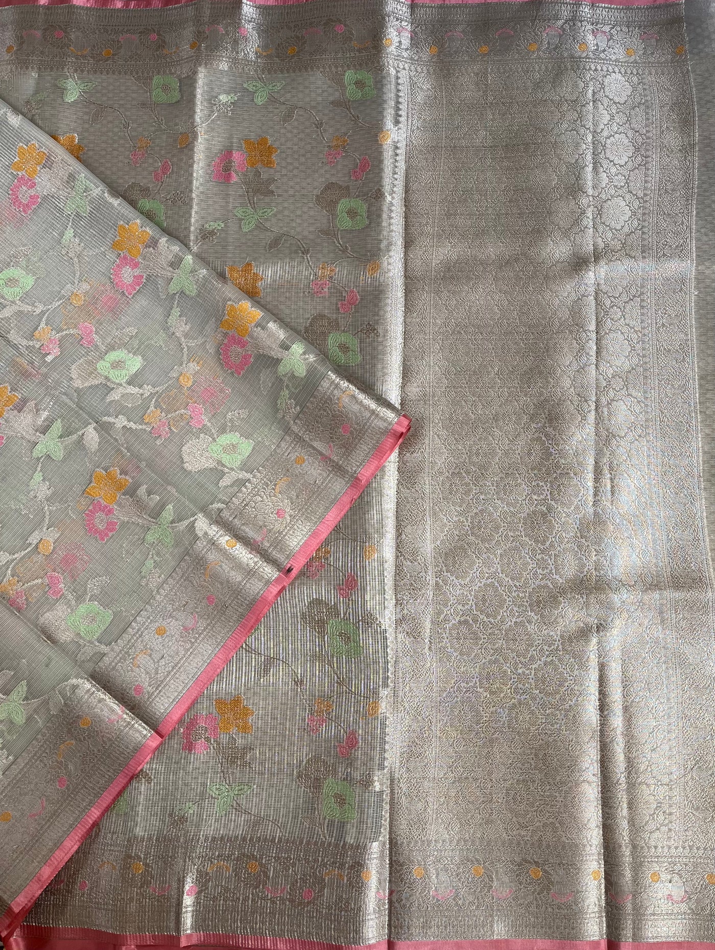KANAK : CREAM, FESTIVE WEAR BANARASI KOTA CHECKS SAREE WITH MEENAKARI JAAL.