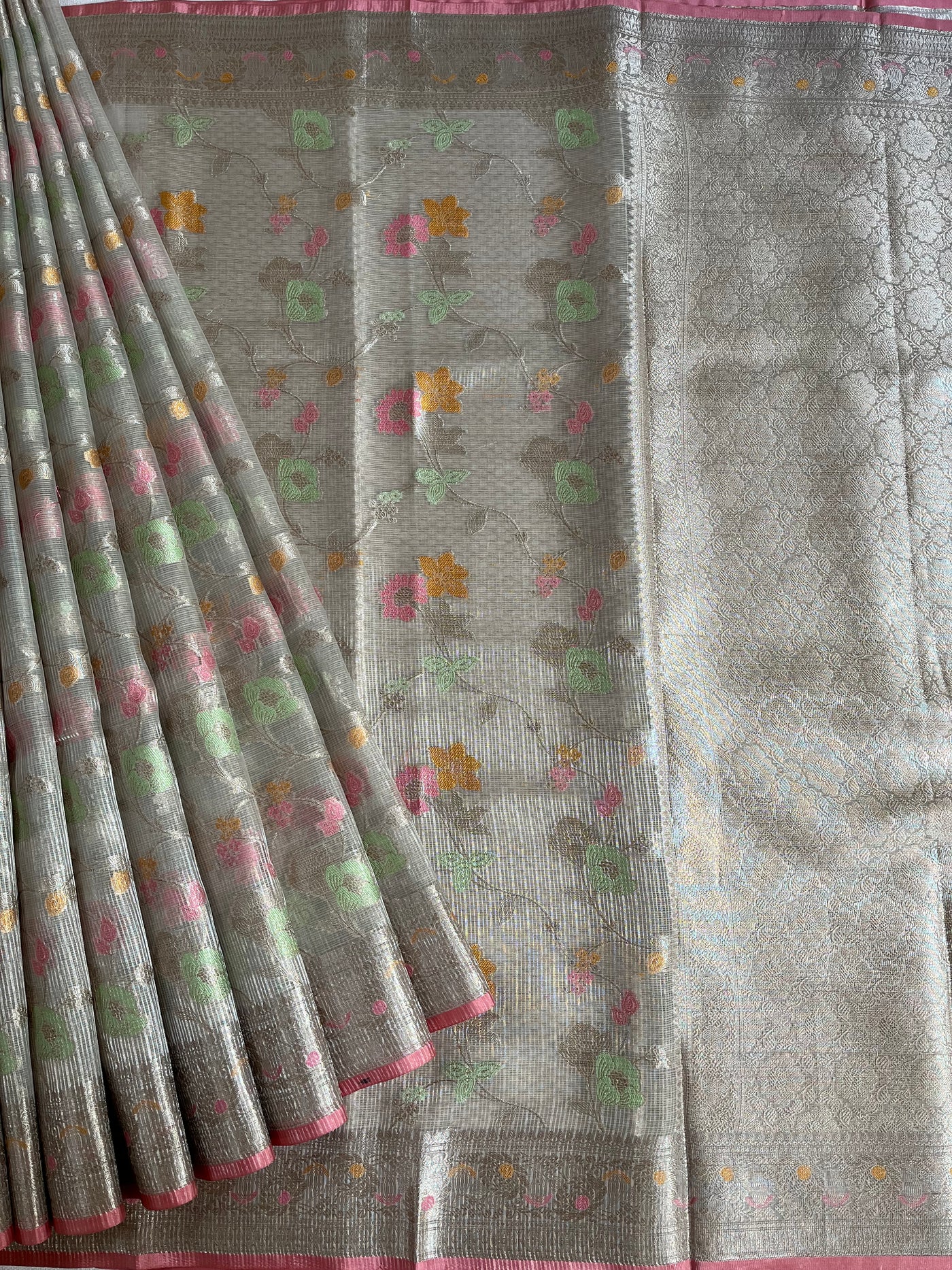 KANAK : CREAM, FESTIVE WEAR BANARASI KOTA CHECKS SAREE WITH MEENAKARI JAAL.