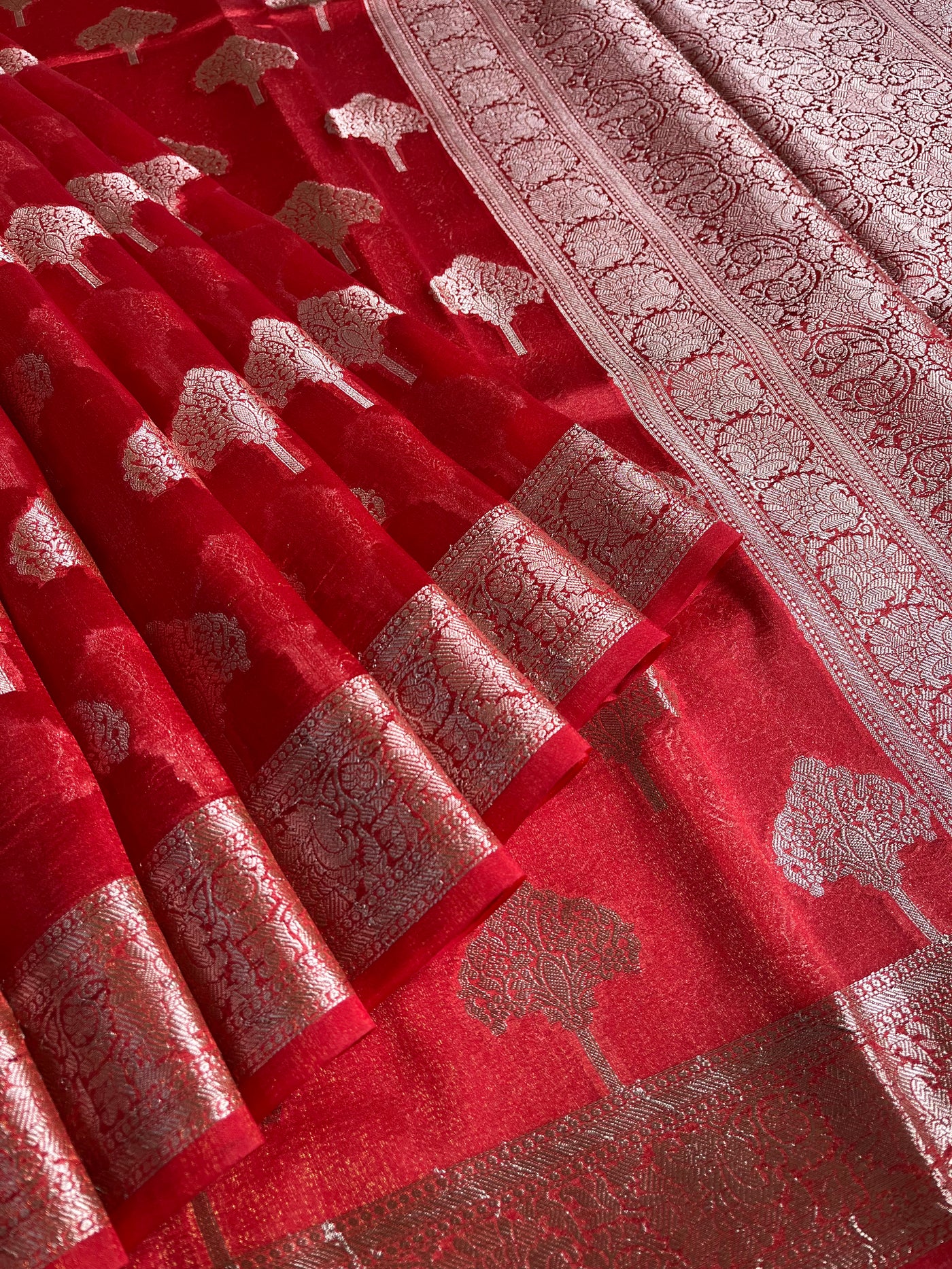 MRNALINI :RED, WEDDING WEAR BANARASI CHANDERI SILK SAREE