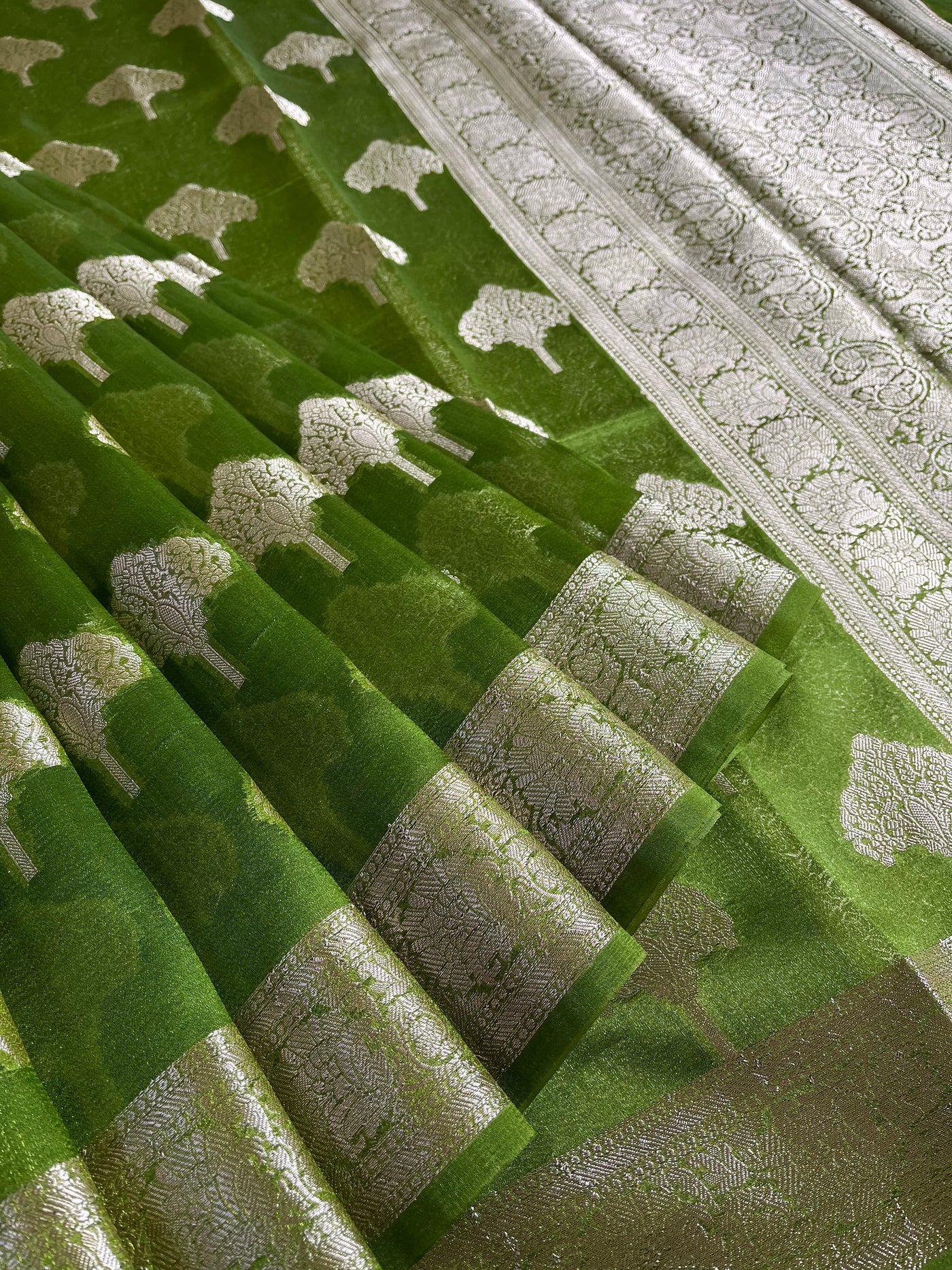 PARIJAT : HEENA GREEN, WEDDING WEAR BANARASI CHANDERI SILK SAREE