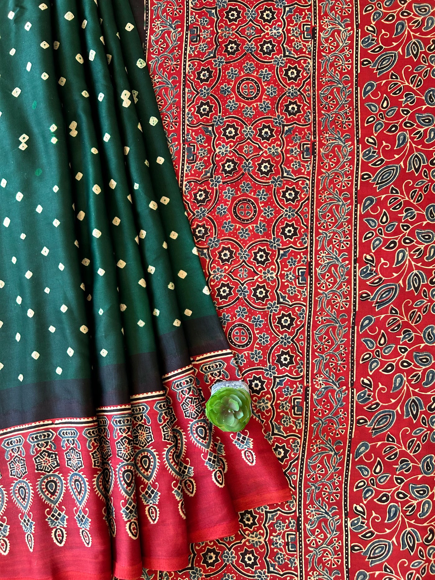 Tota-Maina:HANDMADE AJRAKH BANDHEJ MODAL SILK SAREE