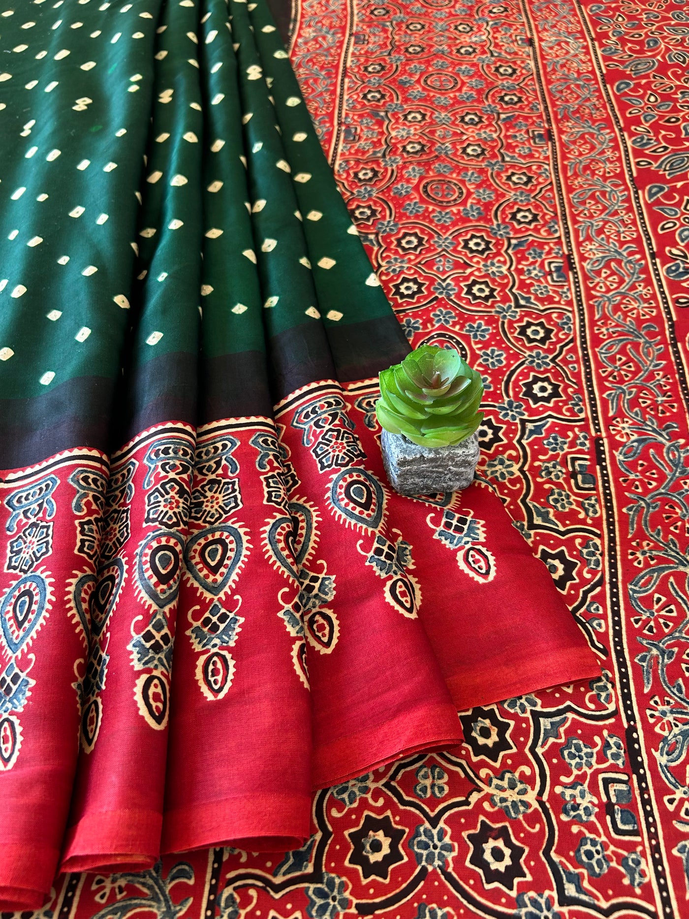 Tota-Maina:HANDMADE AJRAKH BANDHEJ MODAL SILK SAREE