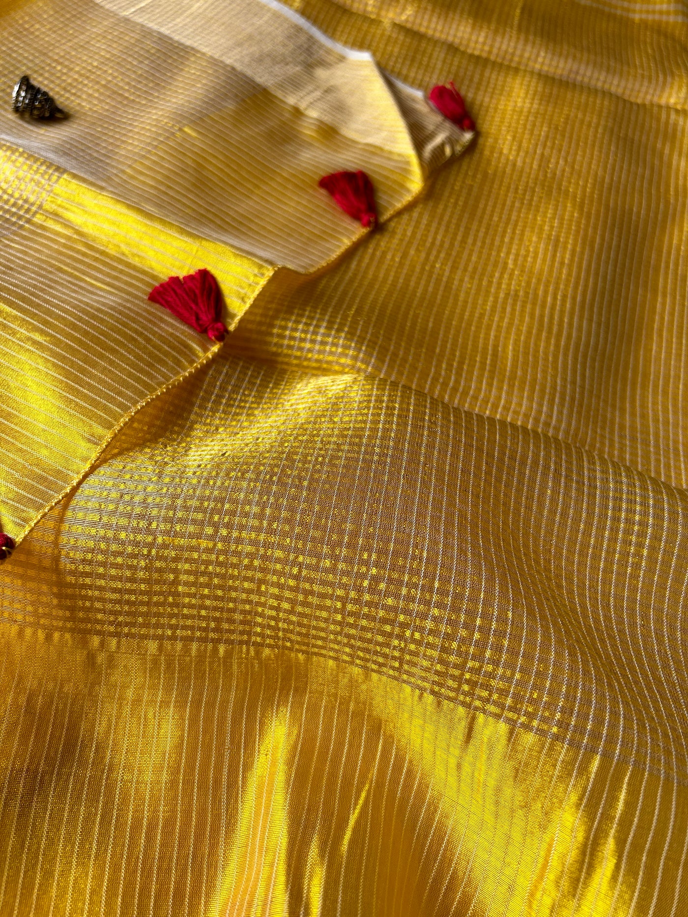 SHAGUN: HANDLOOM PURE SILK CHANDERI SAREE WITH EK NALIYA BOOTA