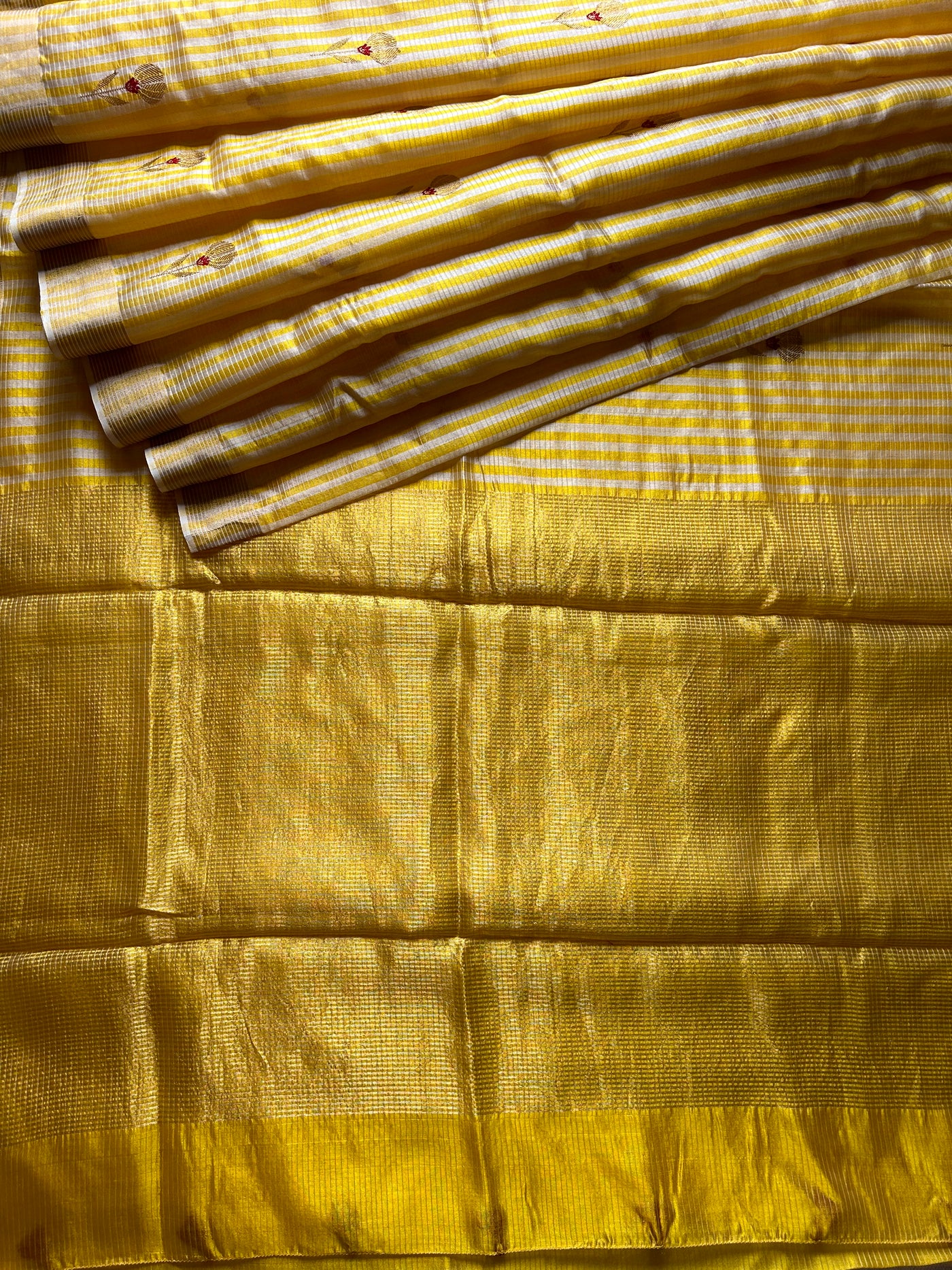 SHAGUN: HANDLOOM PURE SILK CHANDERI SAREE WITH EK NALIYA BOOTA