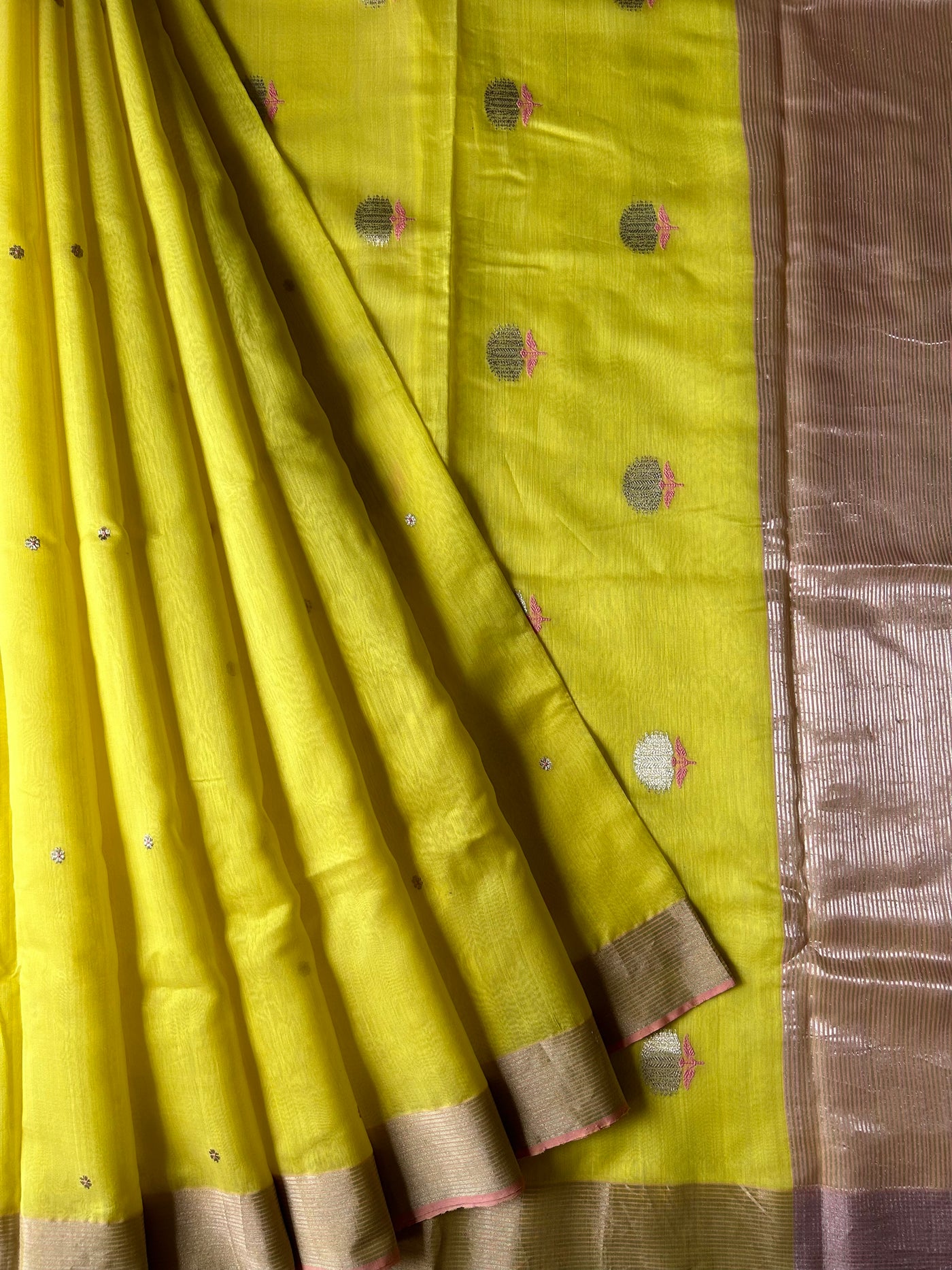 Aadilakshmi: HANDLOOM SILK  BY COTTON CHANDERI SAREE WITH EK NALIYA BOOTA