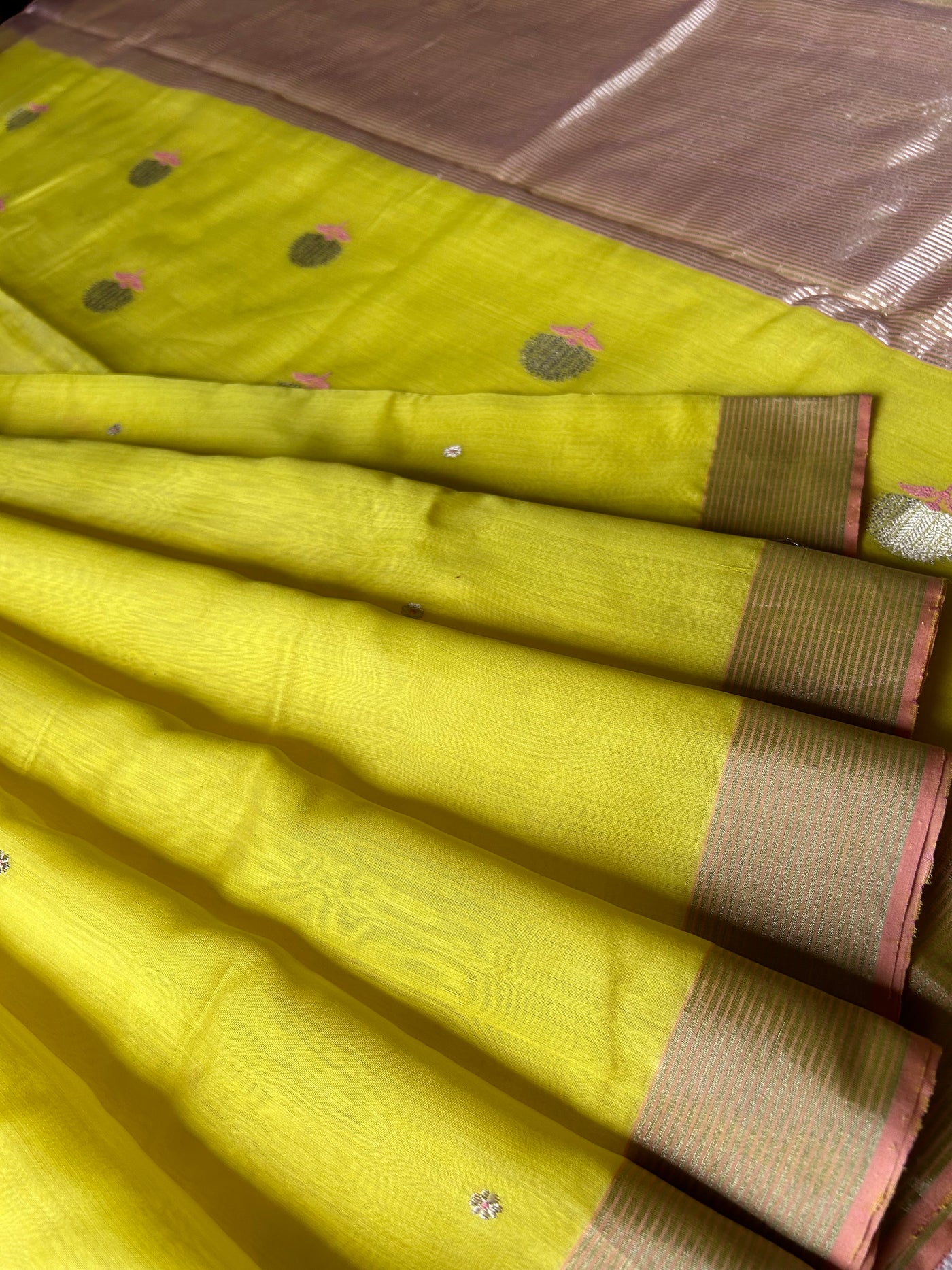 Aadilakshmi: HANDLOOM SILK  BY COTTON CHANDERI SAREE WITH EK NALIYA BOOTA