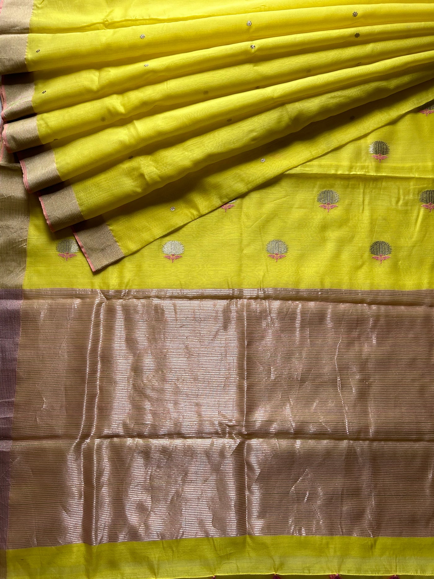 Aadilakshmi: HANDLOOM SILK  BY COTTON CHANDERI SAREE WITH EK NALIYA BOOTA