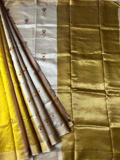 SUNAHRI: HANDLOOM PURE SILK CHANDERI SAREE WITH EK NALIYA BOOTA