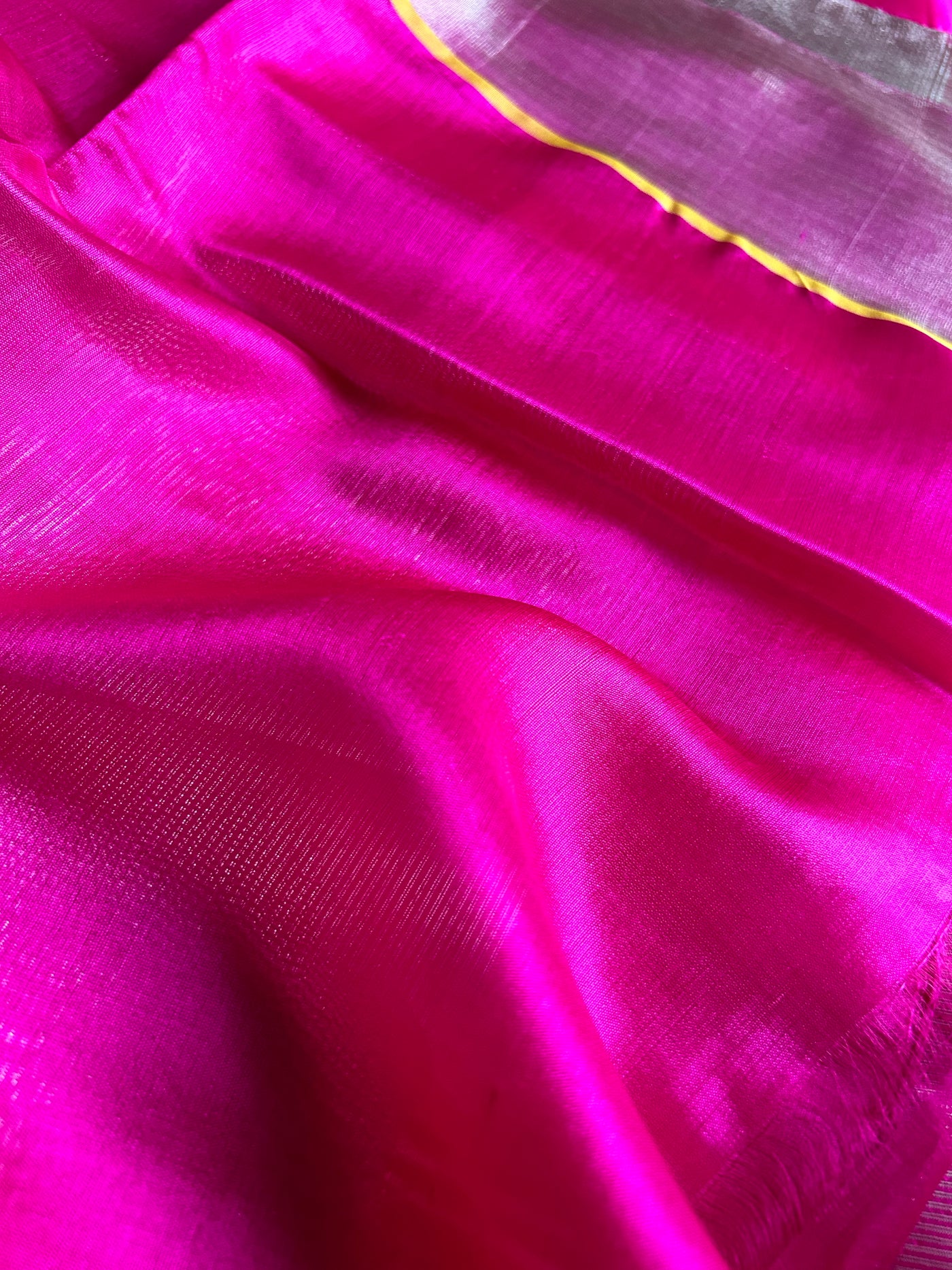 Raj Kamal: HANDLOOM PURE SILK CHANDERI SAREE WITH EK NALIYA BOOTA