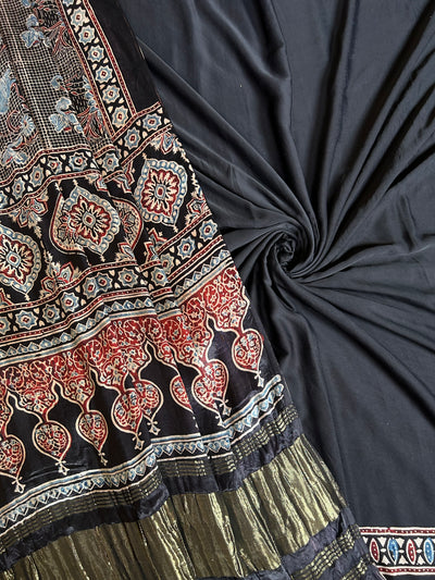 HANSHINI : Handblock Ajrakh Modal Silk Suitset