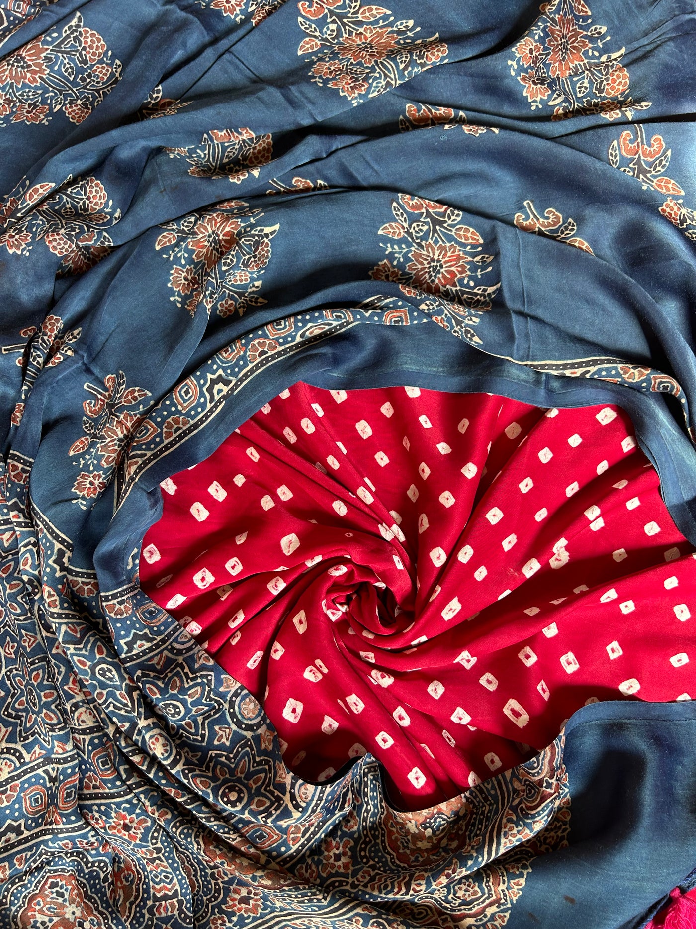GANIKA : HANDBLOCK AJRAKH MODAL SILK DUPATTA WITH DYED MODAL SILK BANDHANI SUIT SET