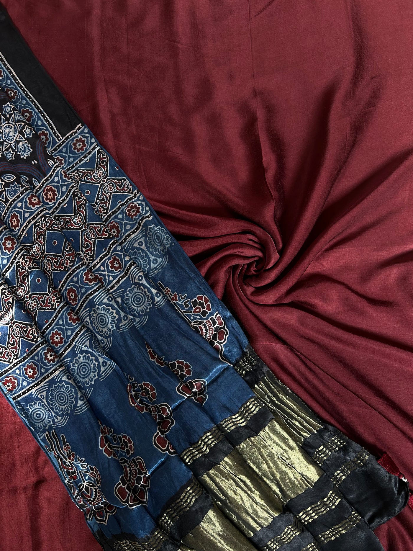 VEDANSHI : Handblock Ajrakh Modal Silk Suitset