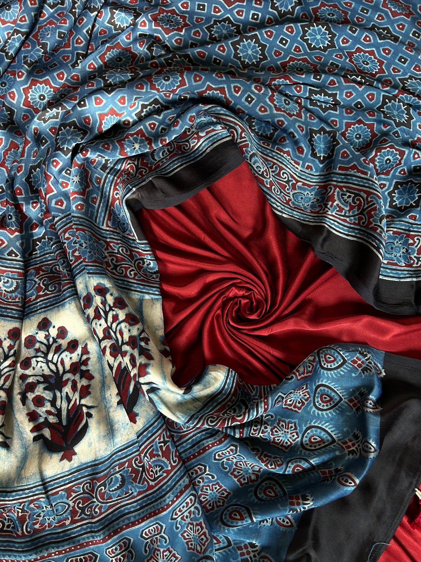 AASHVI : Handblock Ajrakh Modal Silk Suitset