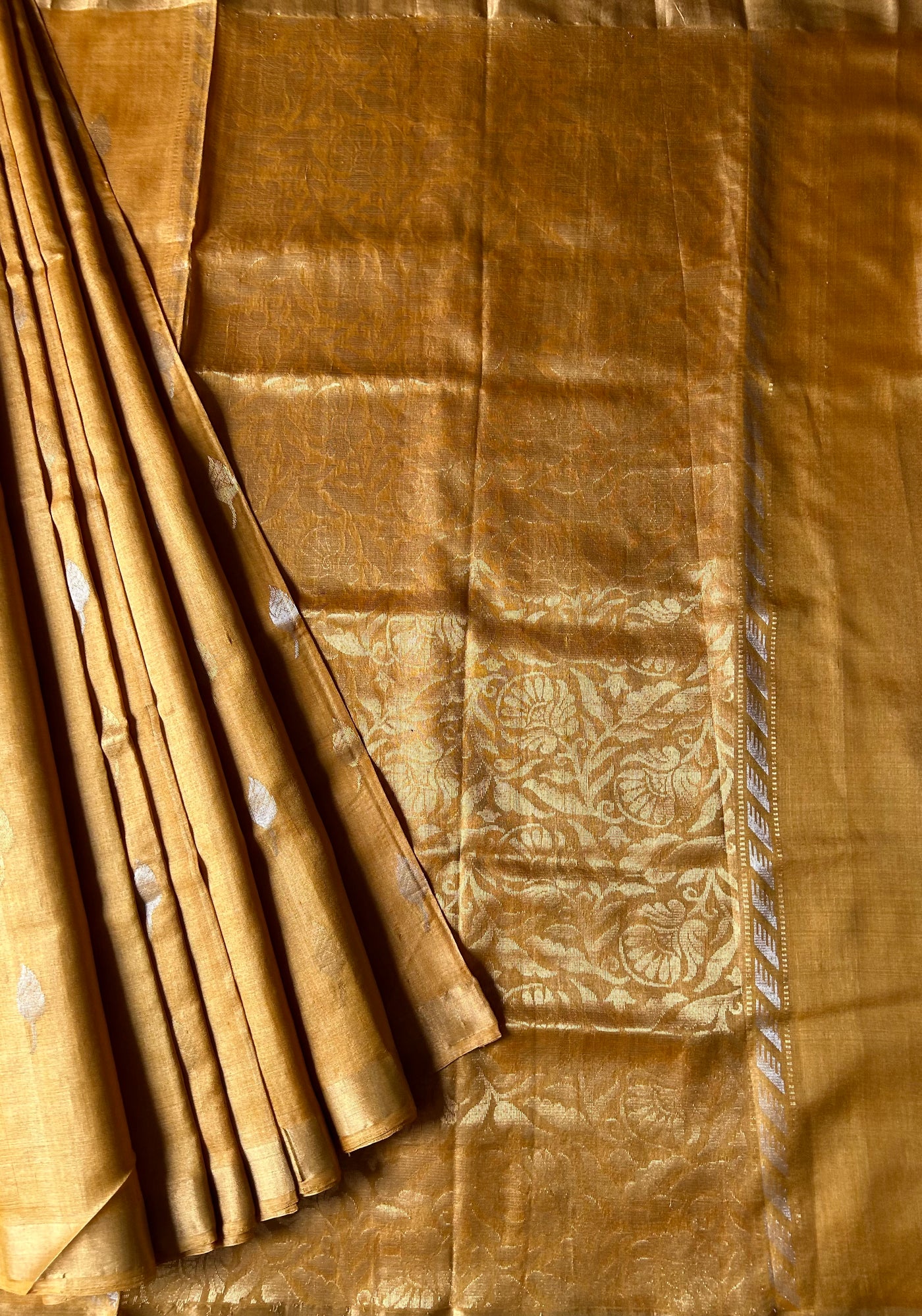 THE GOLDEN TREASURE : Handloom Kosa Tussar silk saree