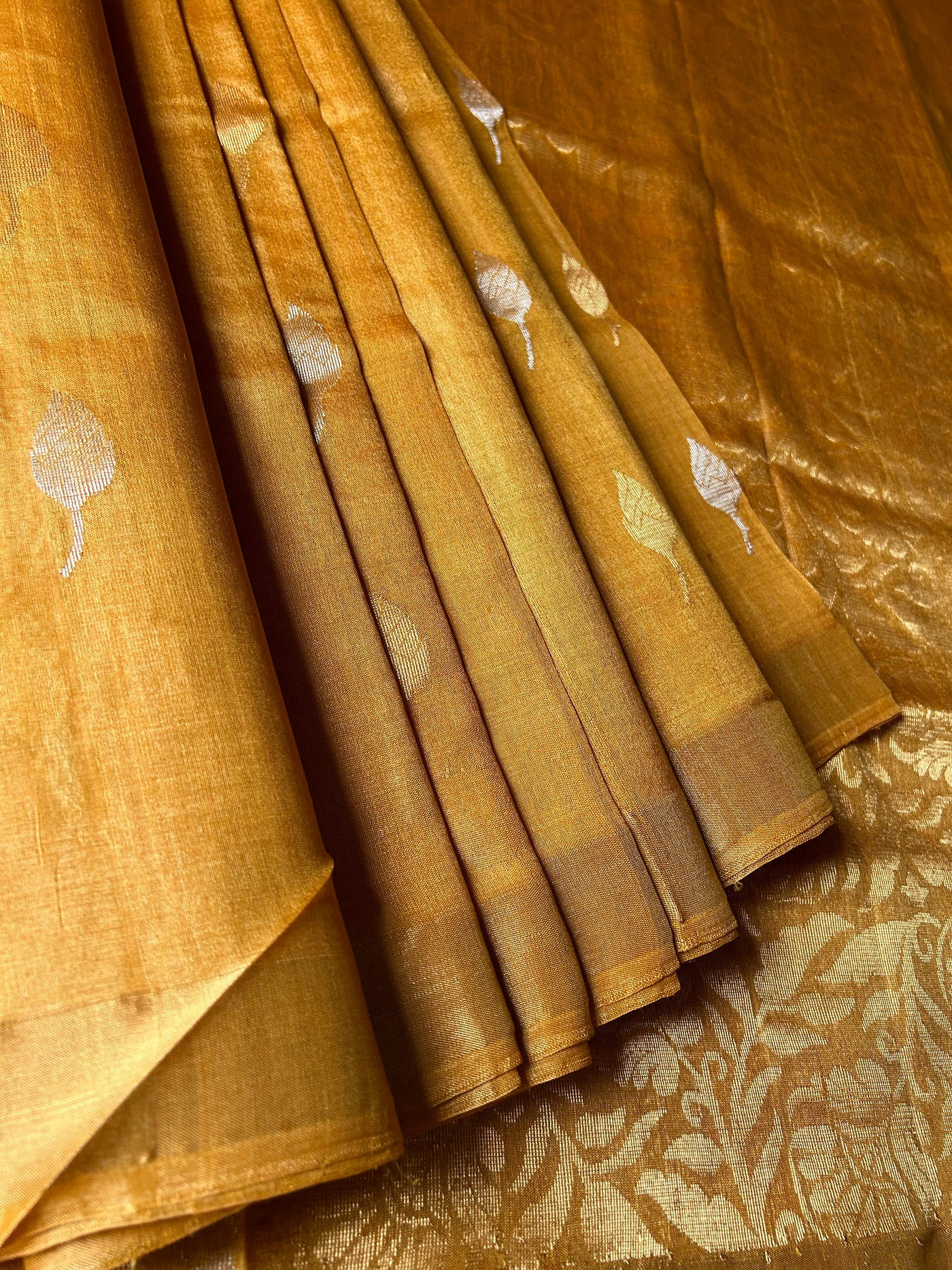 THE GOLDEN TREASURE : Handloom Kosa Tussar silk saree