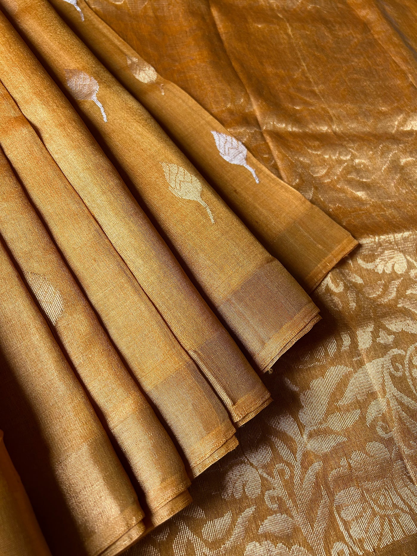 THE GOLDEN TREASURE : Handloom Kosa Tussar silk saree