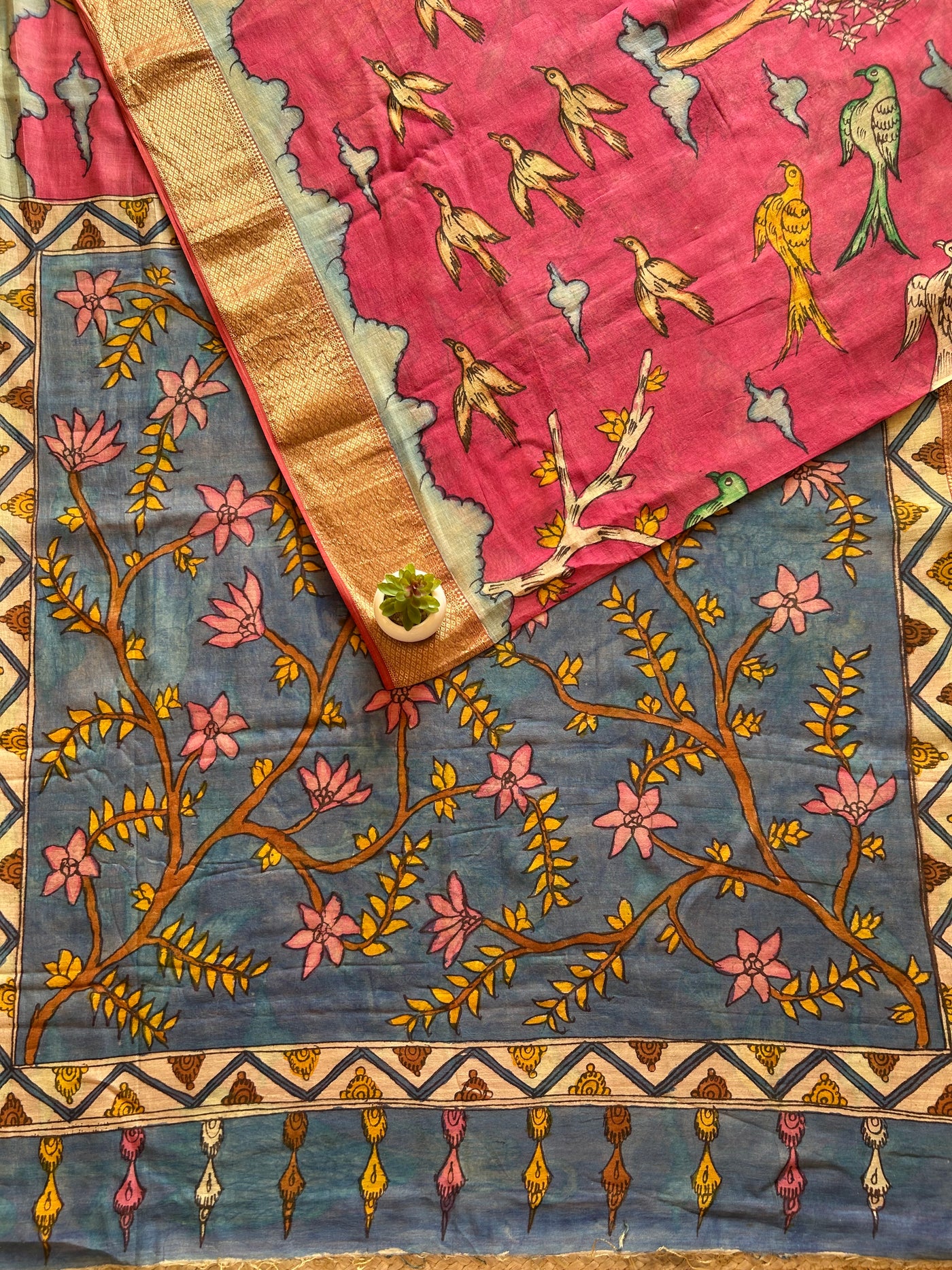 Parindey: Handloom Maheshwari Pure Silk-Cott Pen Kalamkari Saree