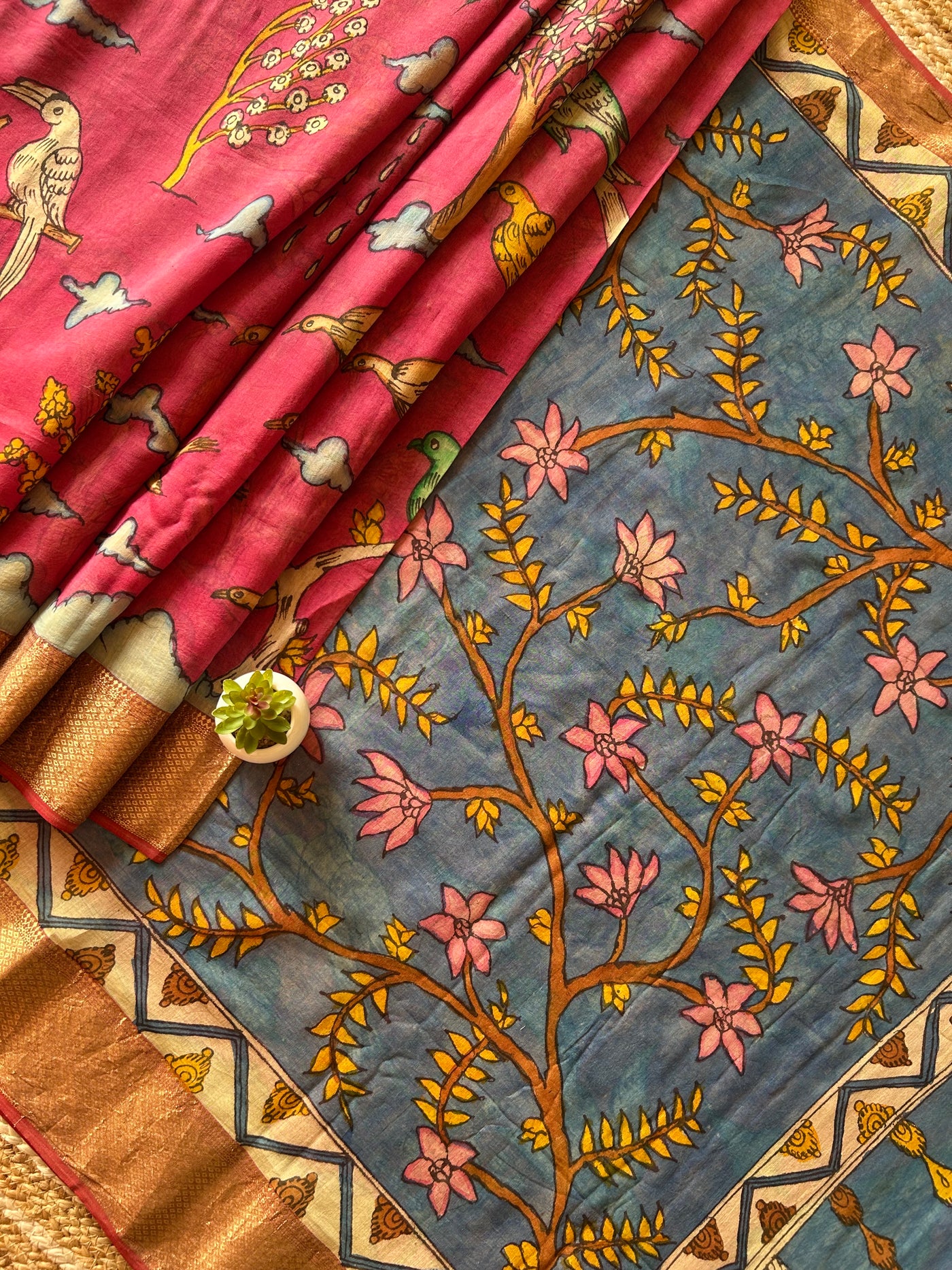 Parindey: Handloom Maheshwari Pure Silk-Cott Pen Kalamkari Saree