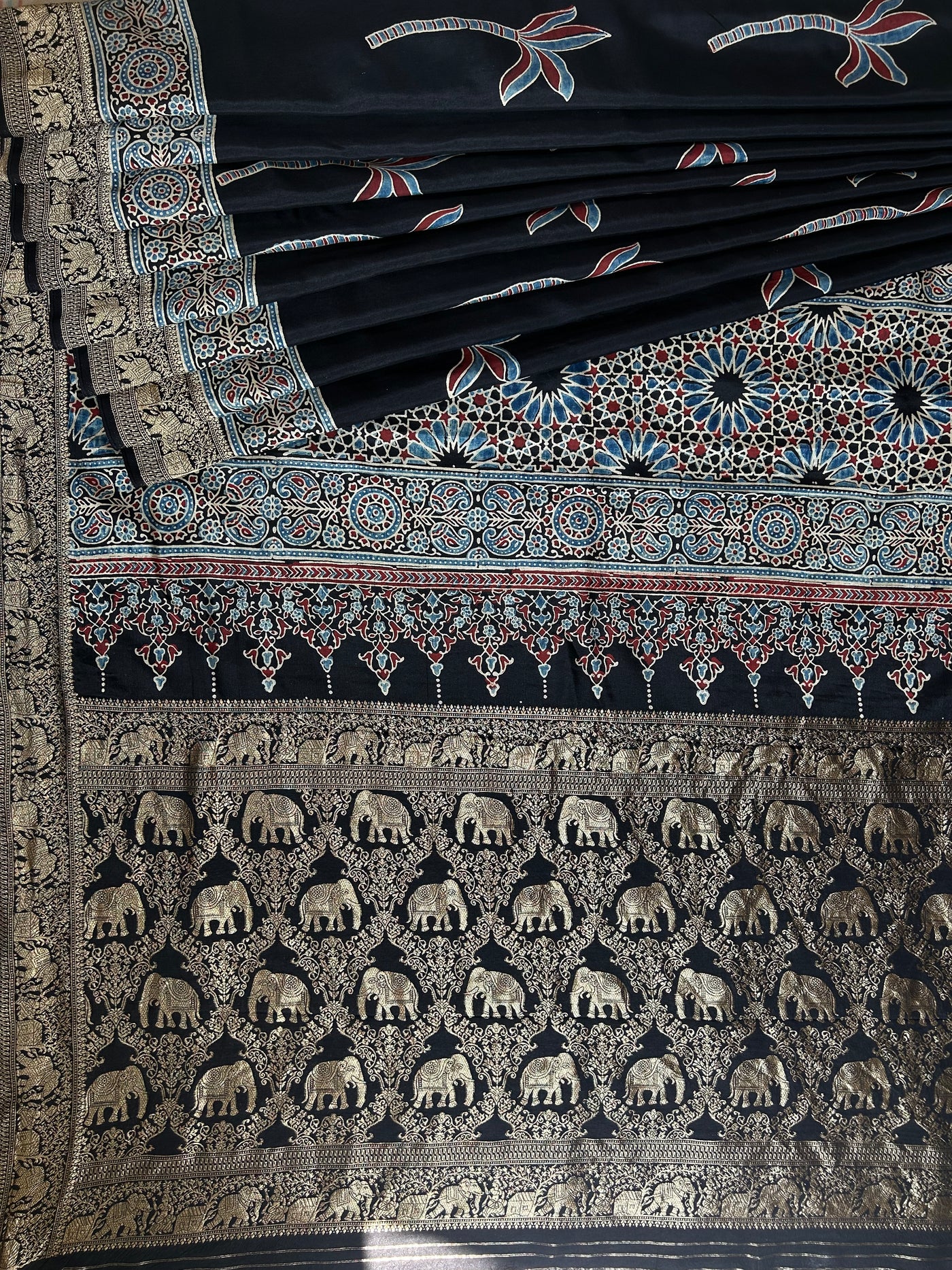 Laxmi:BLACK,HANDBLOCK AJRAKH DOLA SILK SAREE WITH MEENAKARI PALLU.