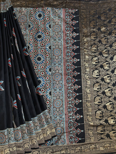 Laxmi:BLACK,HANDBLOCK AJRAKH DOLA SILK SAREE WITH MEENAKARI PALLU.
