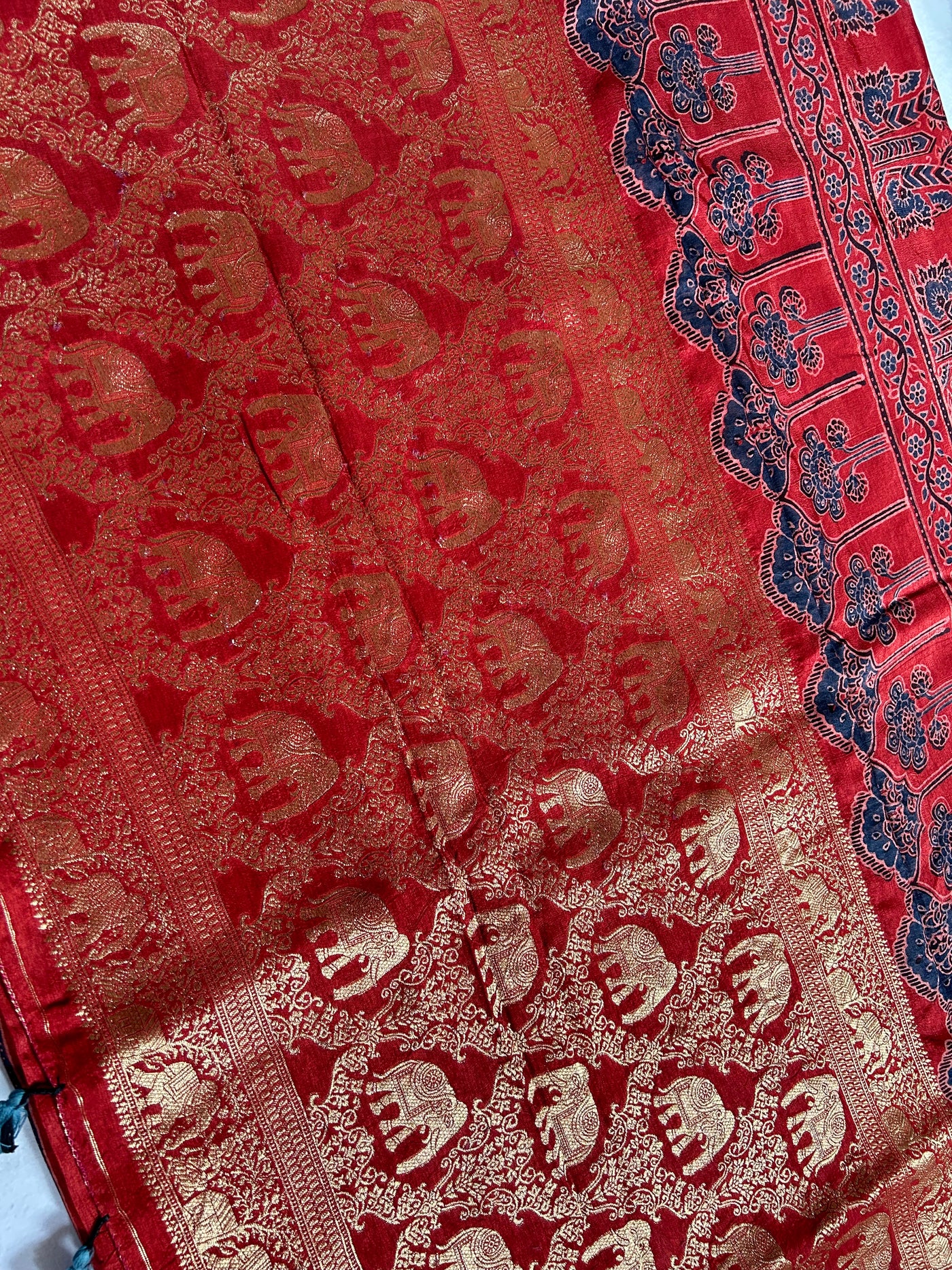 JUHI:Premium Dola SILK Meenakari PalluAjrak Saree