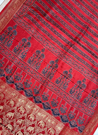 JUHI:Premium Dola SILK Meenakari PalluAjrak Saree